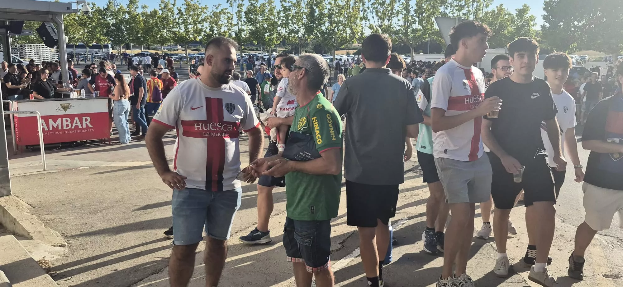 Ambiente previo al partido entre la la S.D Huesca y Sant Andreu en el arranque de la temporada. Foto Myriam Martínez