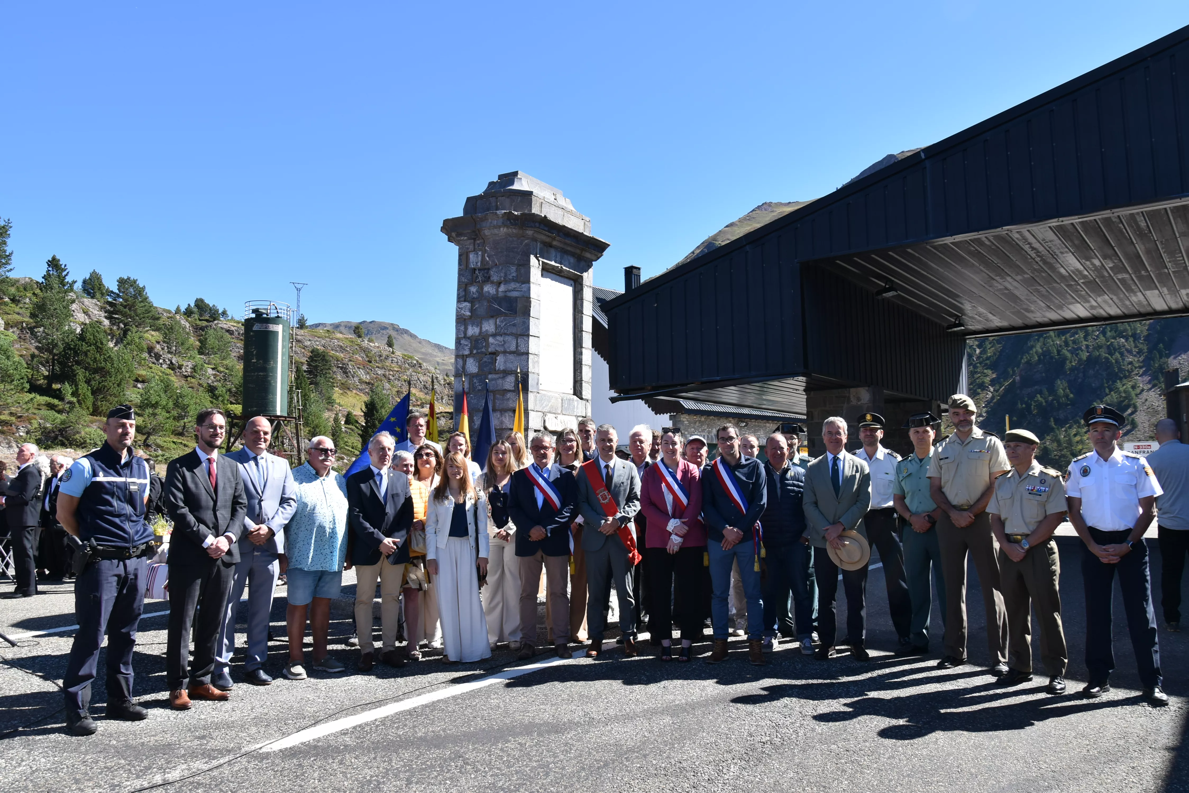 Jaca y el valle de Aspe renuevan un pacto de casi nueve siglos de cooperación en el corazón de los Pirineos.
