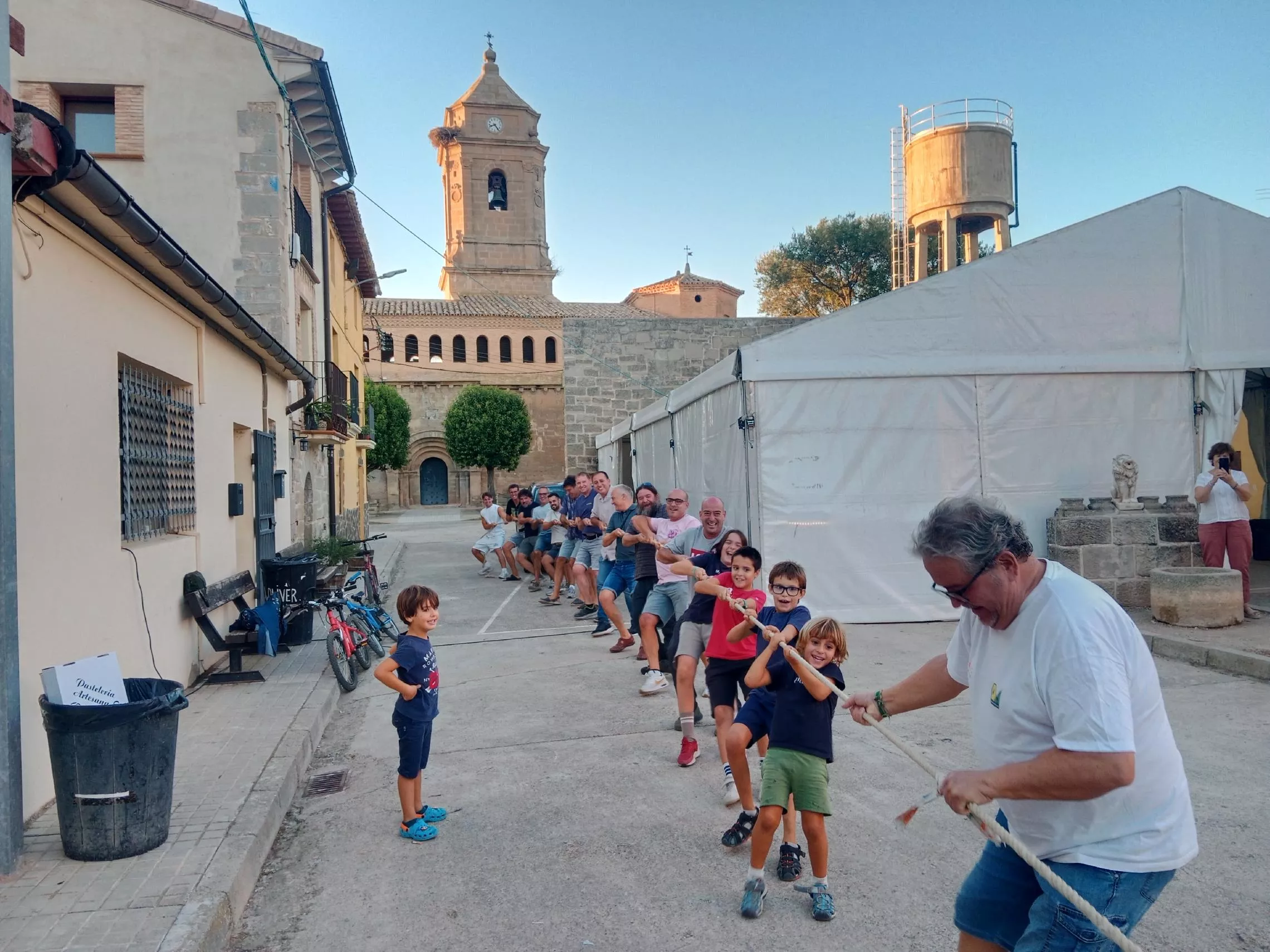Juegos tradicionales en Ortilla, soga.