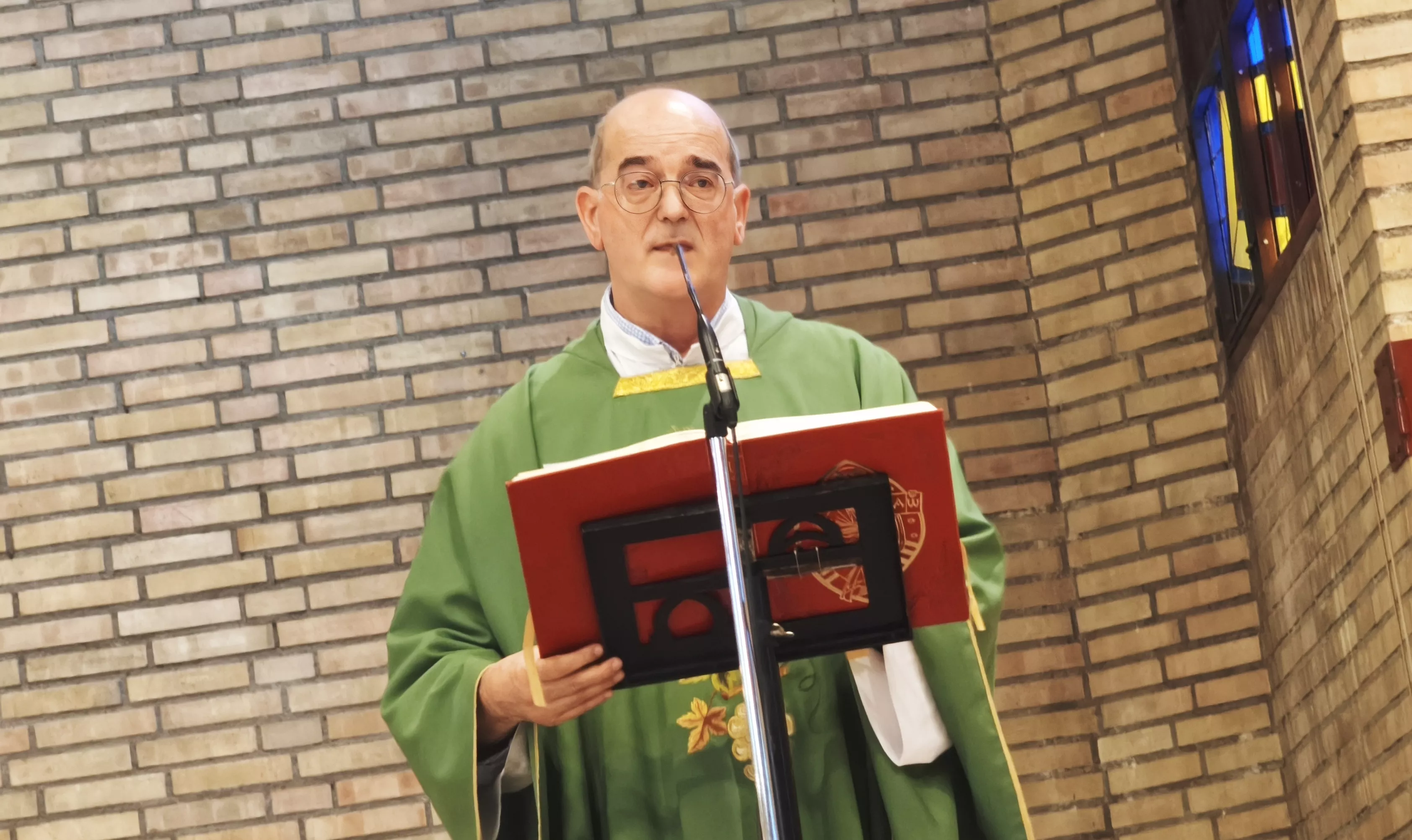 Última Eucaristía de Luis Gurucharri en la parroquia de Santiago de Huesca. Foto María José Sampietro