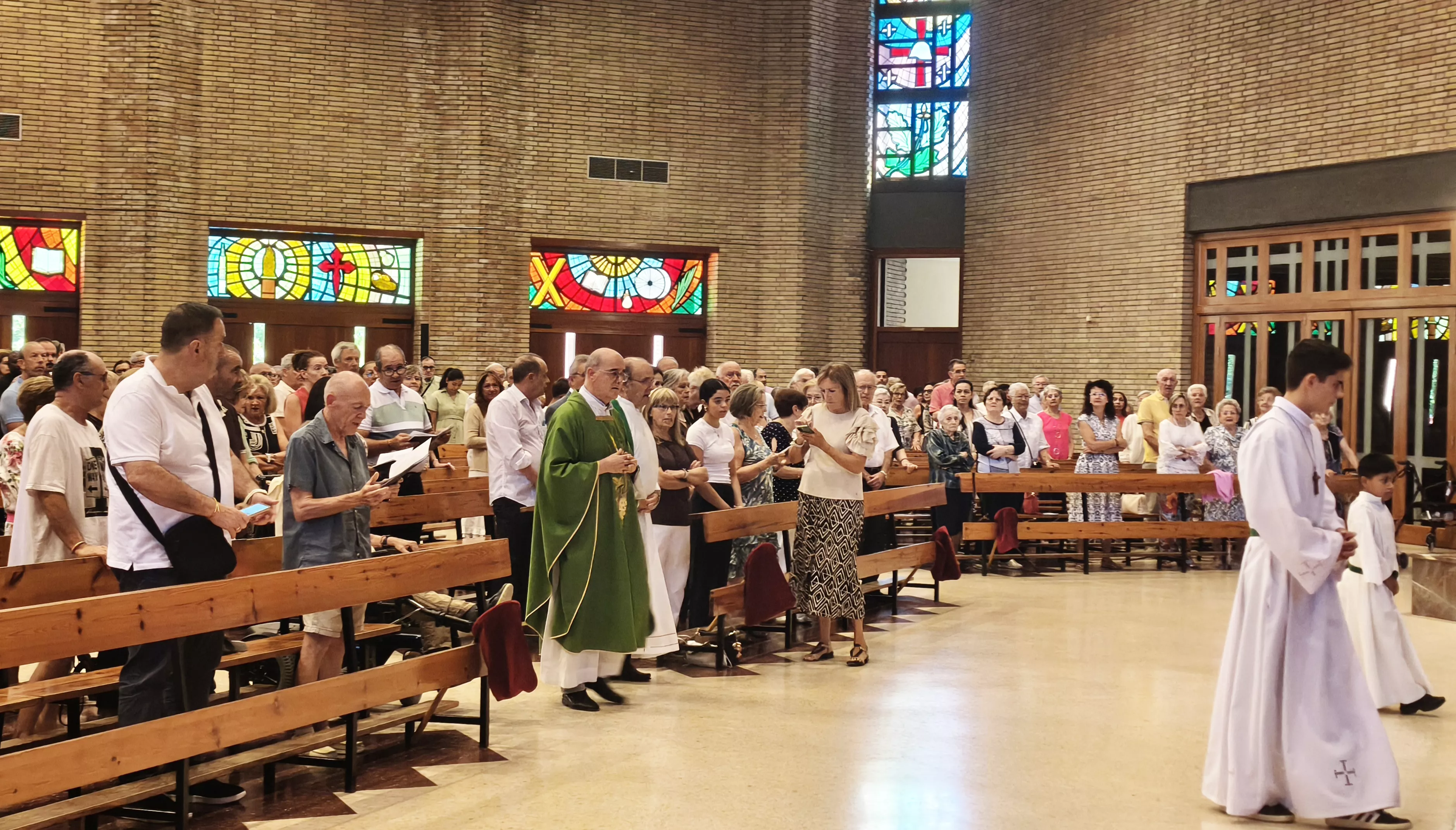 Última Eucaristía de Luis Gurucharri en la parroquia de Santiago de Huesca. Foto María José Sampietro