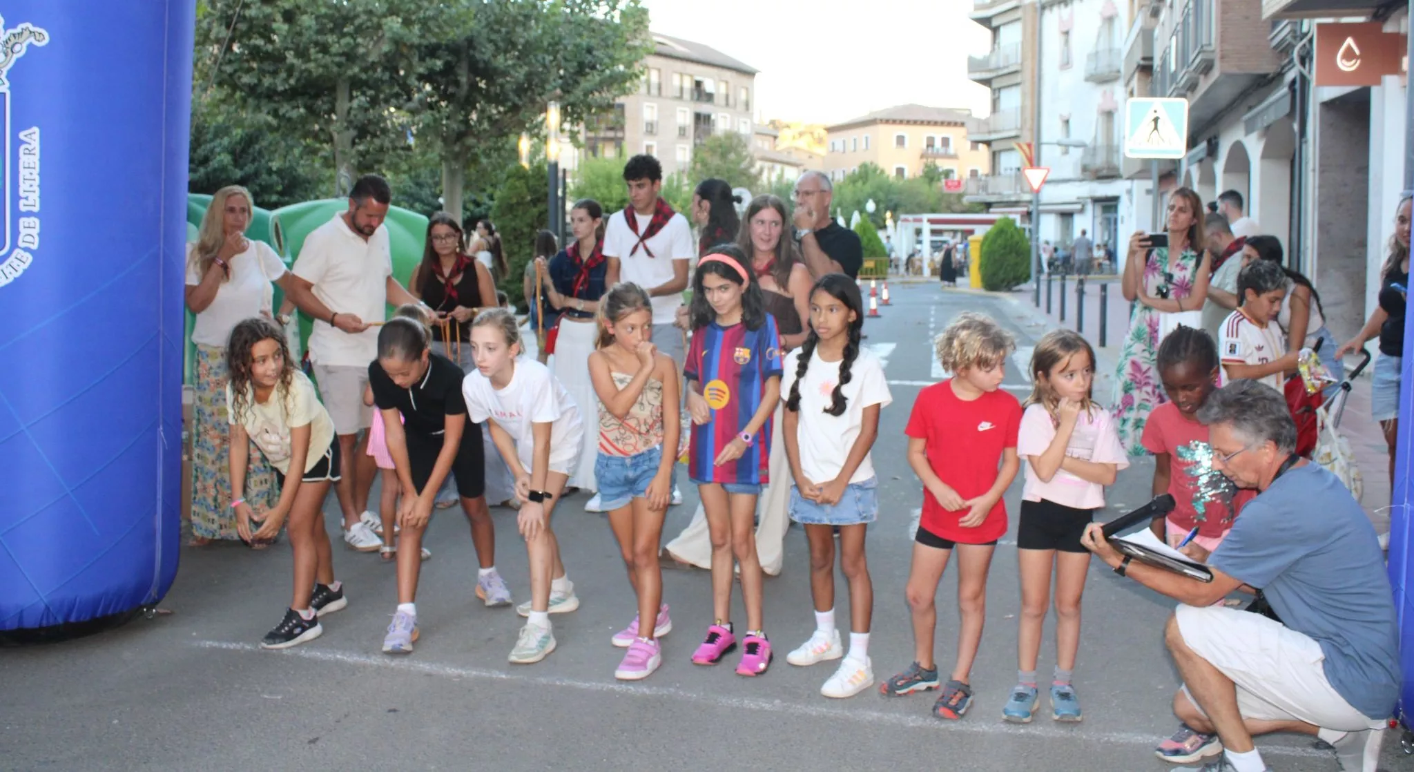 Los niños participaron en la carrera pedestre.