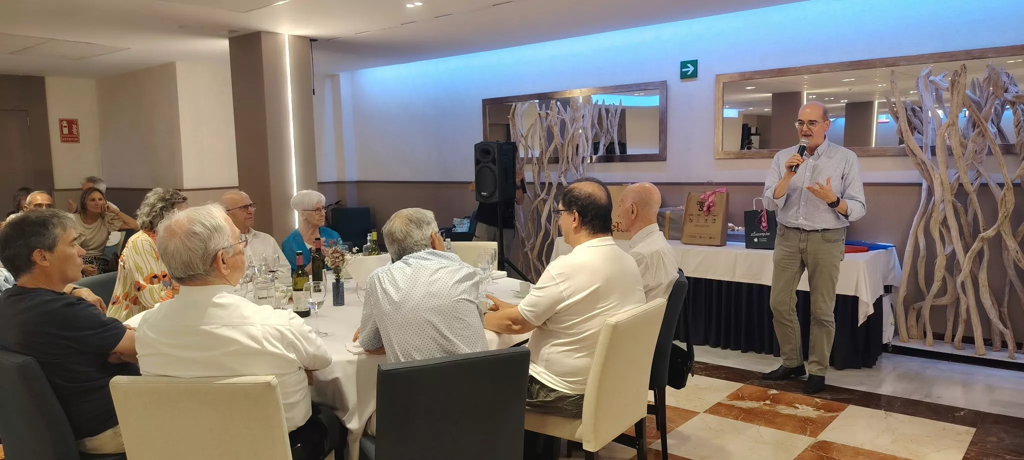 Homenaje en el Hotel Pedro I a Luis Gurucharri. Foto Félix Batalla