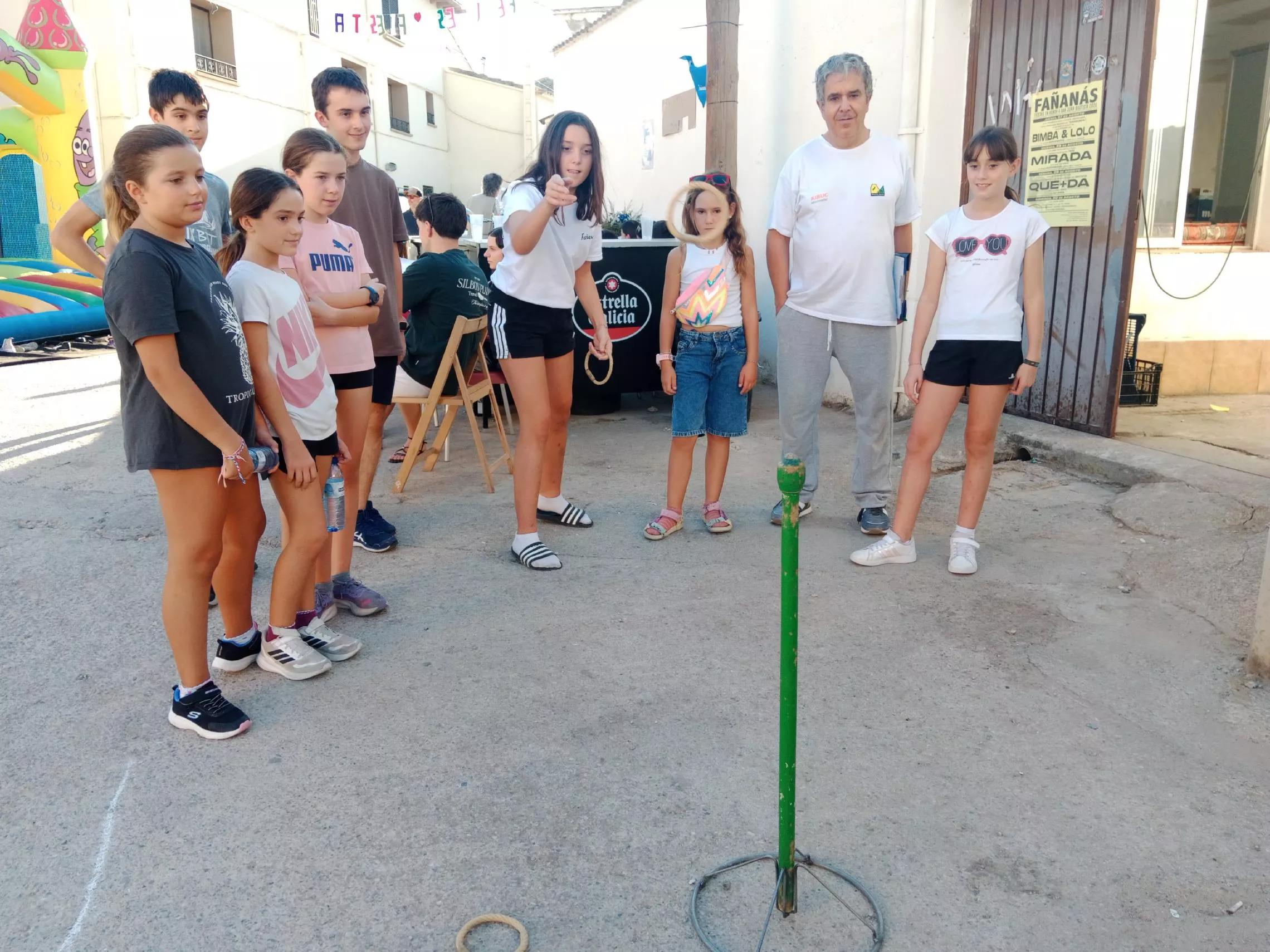 Juegos tradicionales en Fañanas, anillas.