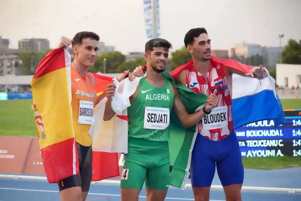 Sedjate, en el centro, campeón, y a la izquierda el español Barroso, subcampeón.