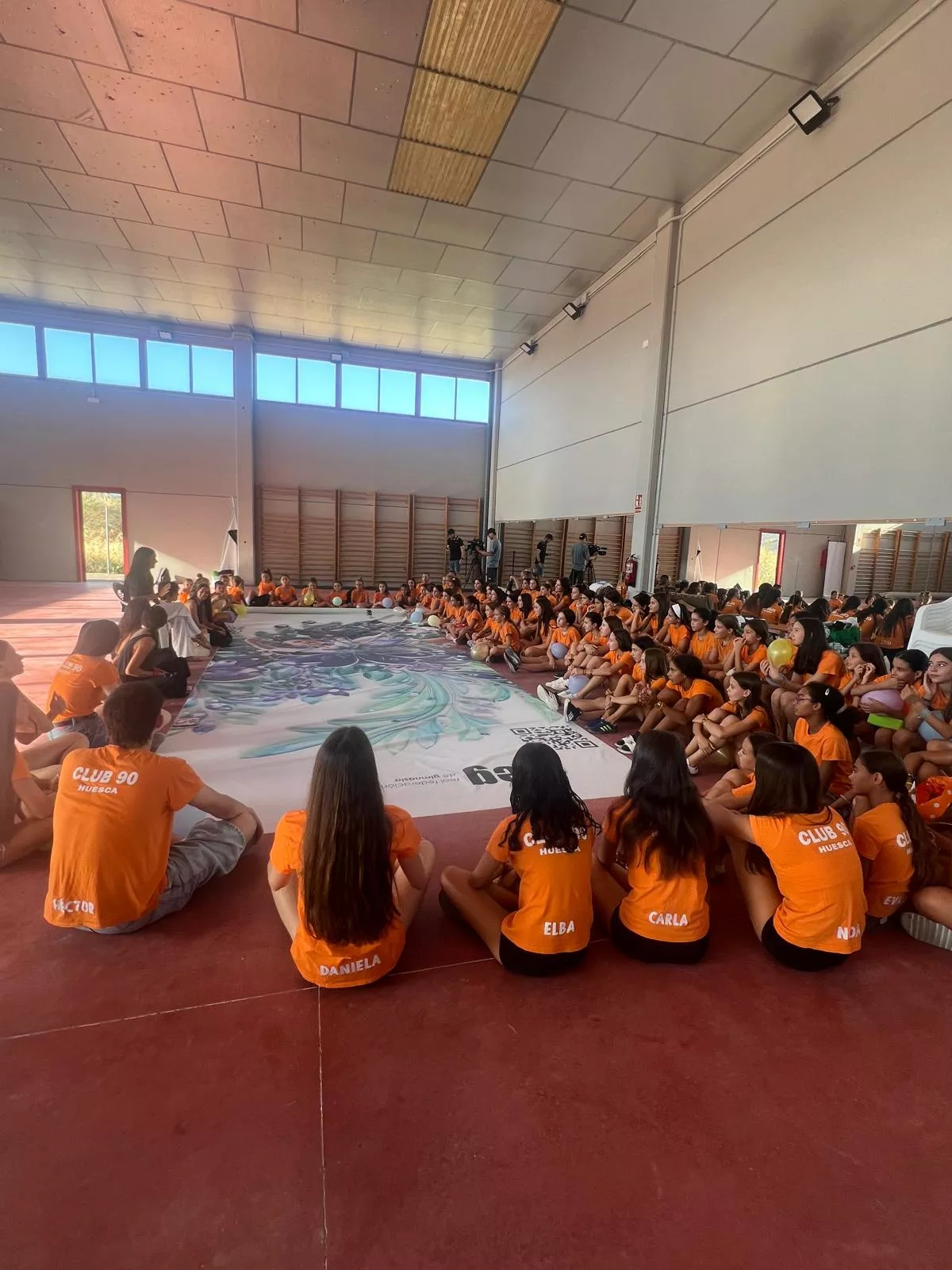 Recibimiento y homenaje del Club 90 a Inés Bergua