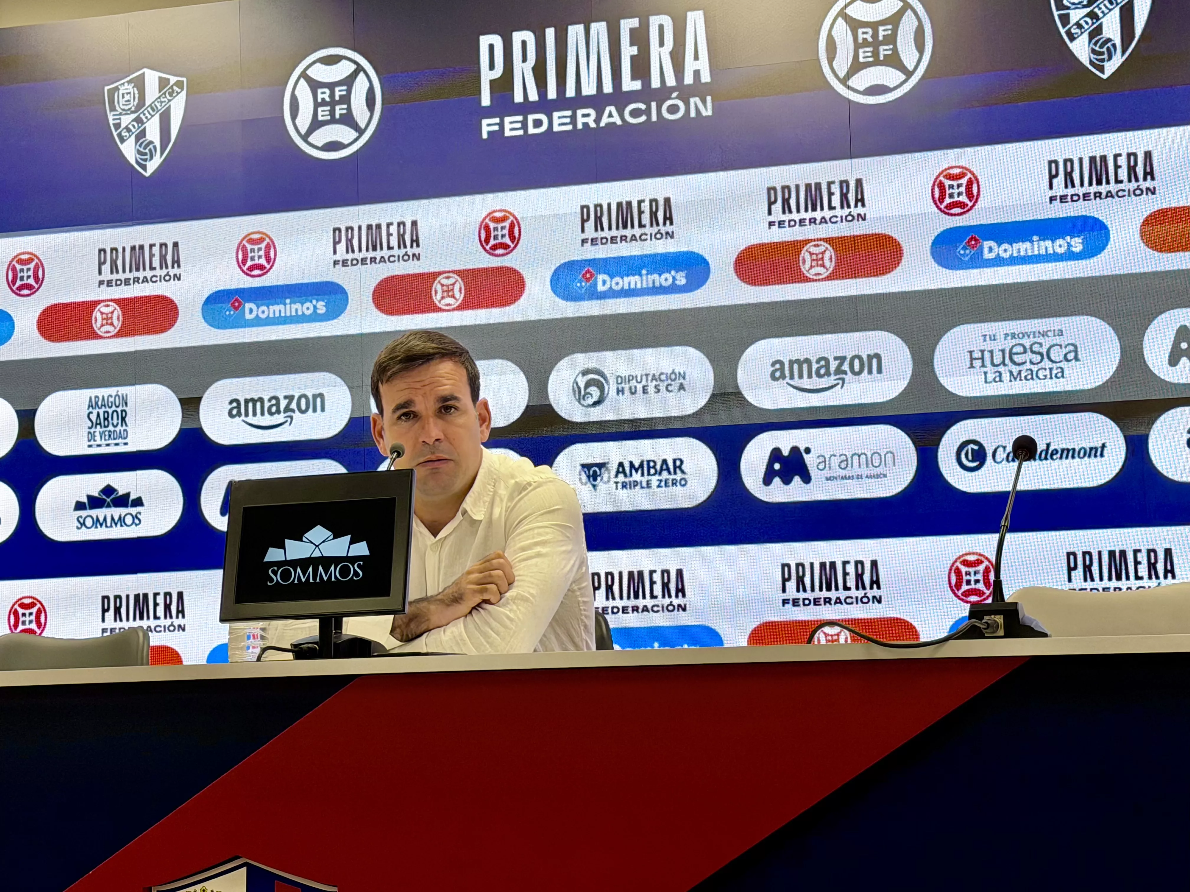 Javier Sanz, DD del Huesca: “Agradezco a la propiedad la posibilidad que me ha dado para construir esta plantilla”. Foto: Adri Mora