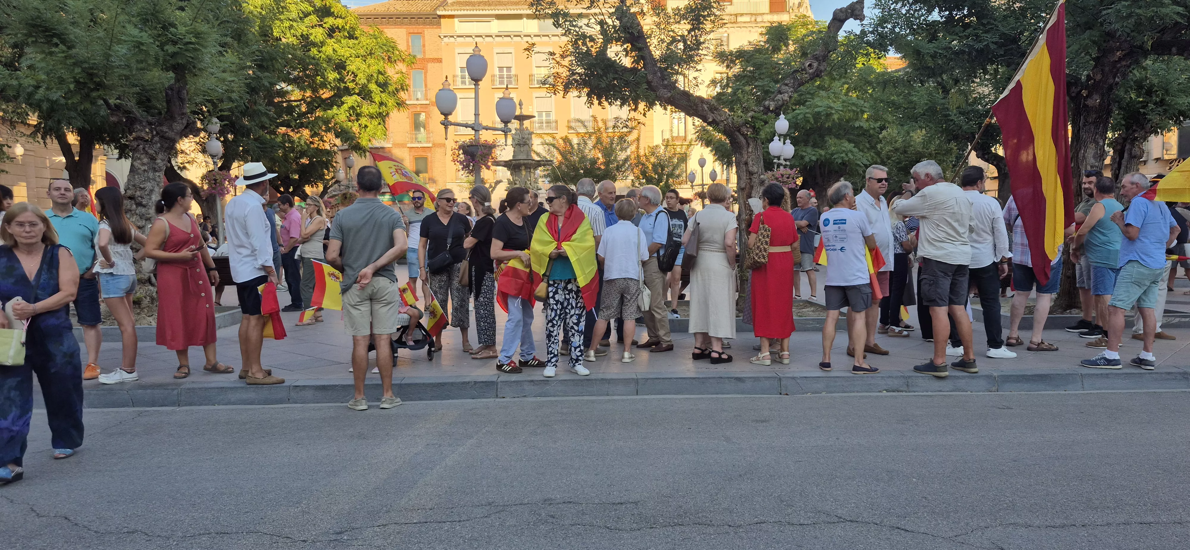 Concentración en la ciudad de Huesca en apoyo a Ceuta. Foto Myriam Martínez