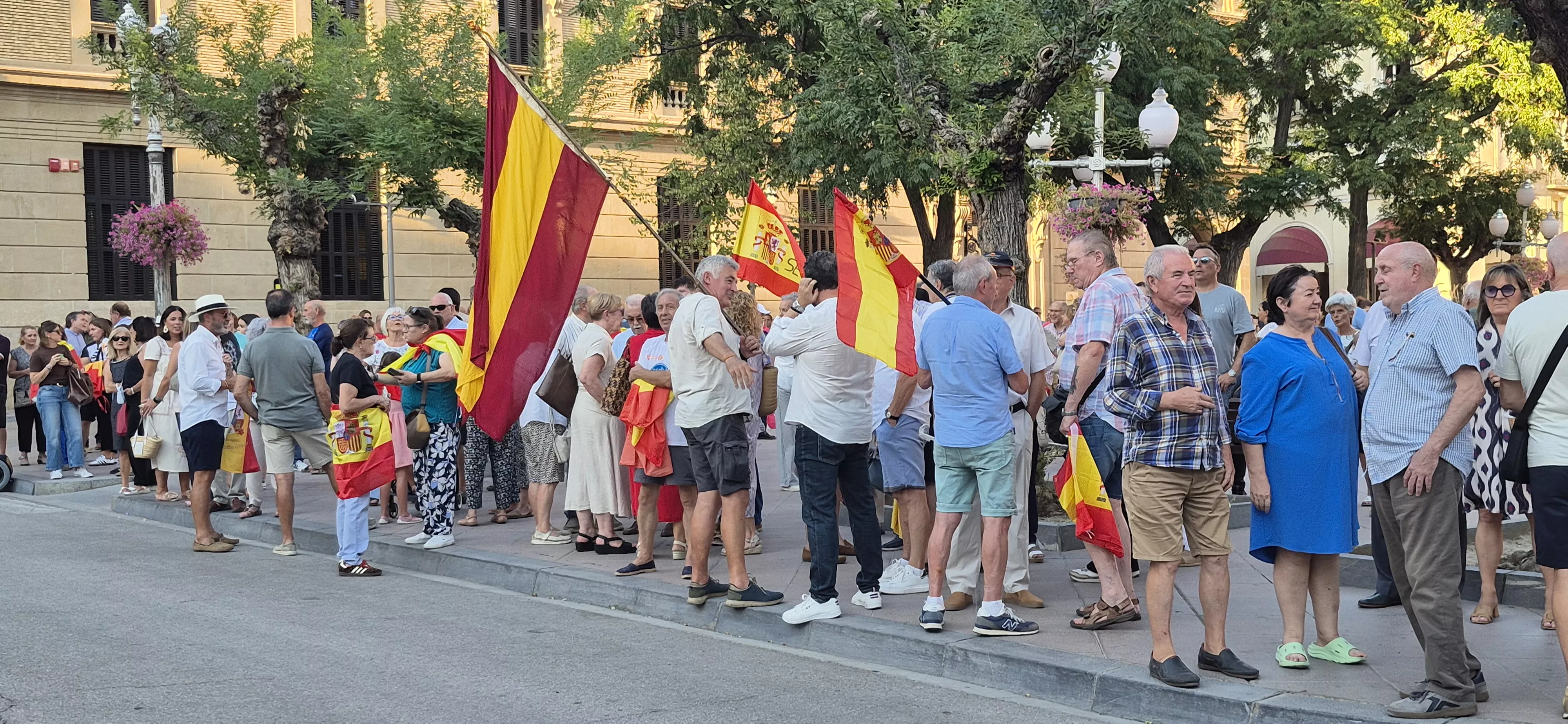Concentración en la ciudad de Huesca en apoyo a Ceuta. Foto Myriam Martínez