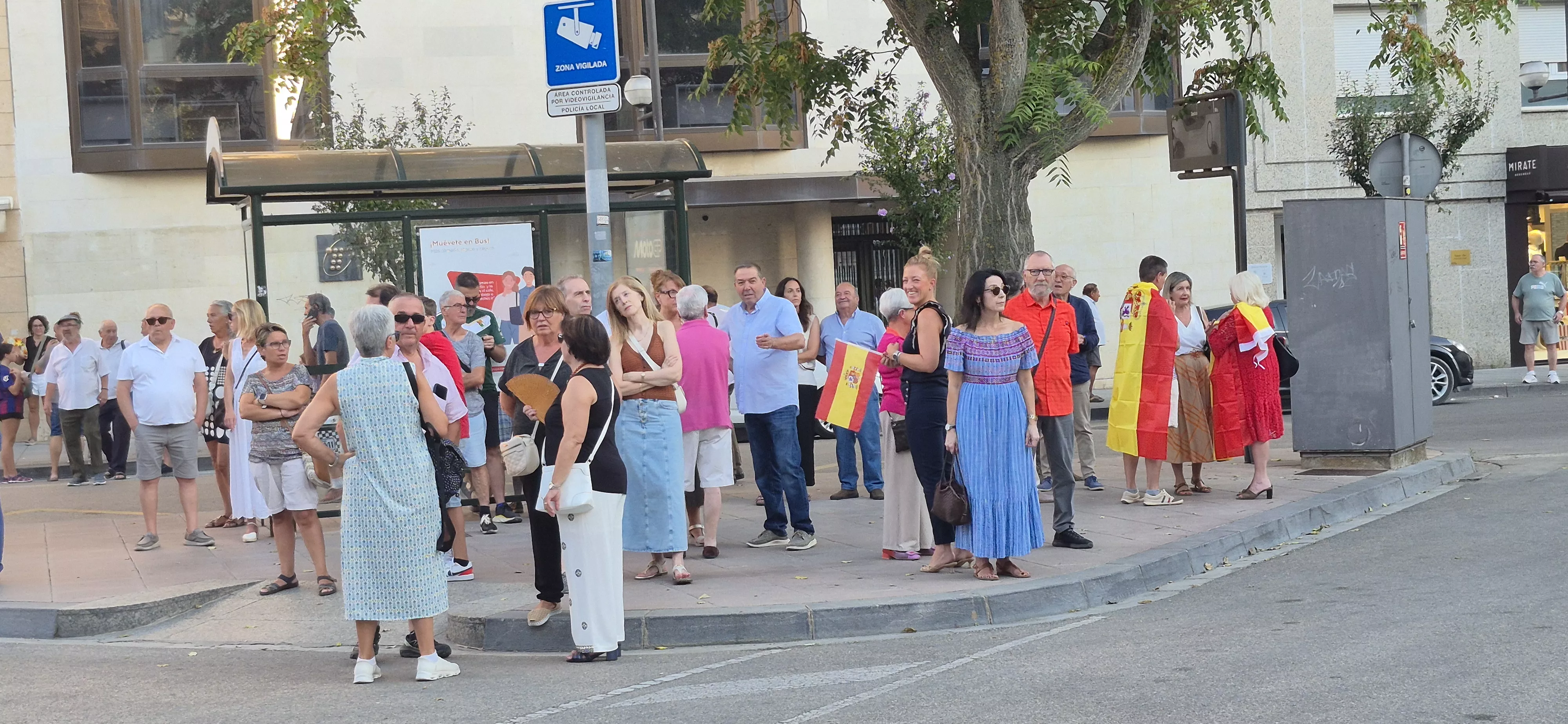 Concentración en la ciudad de Huesca en apoyo a Ceuta. Foto Myriam Martínez