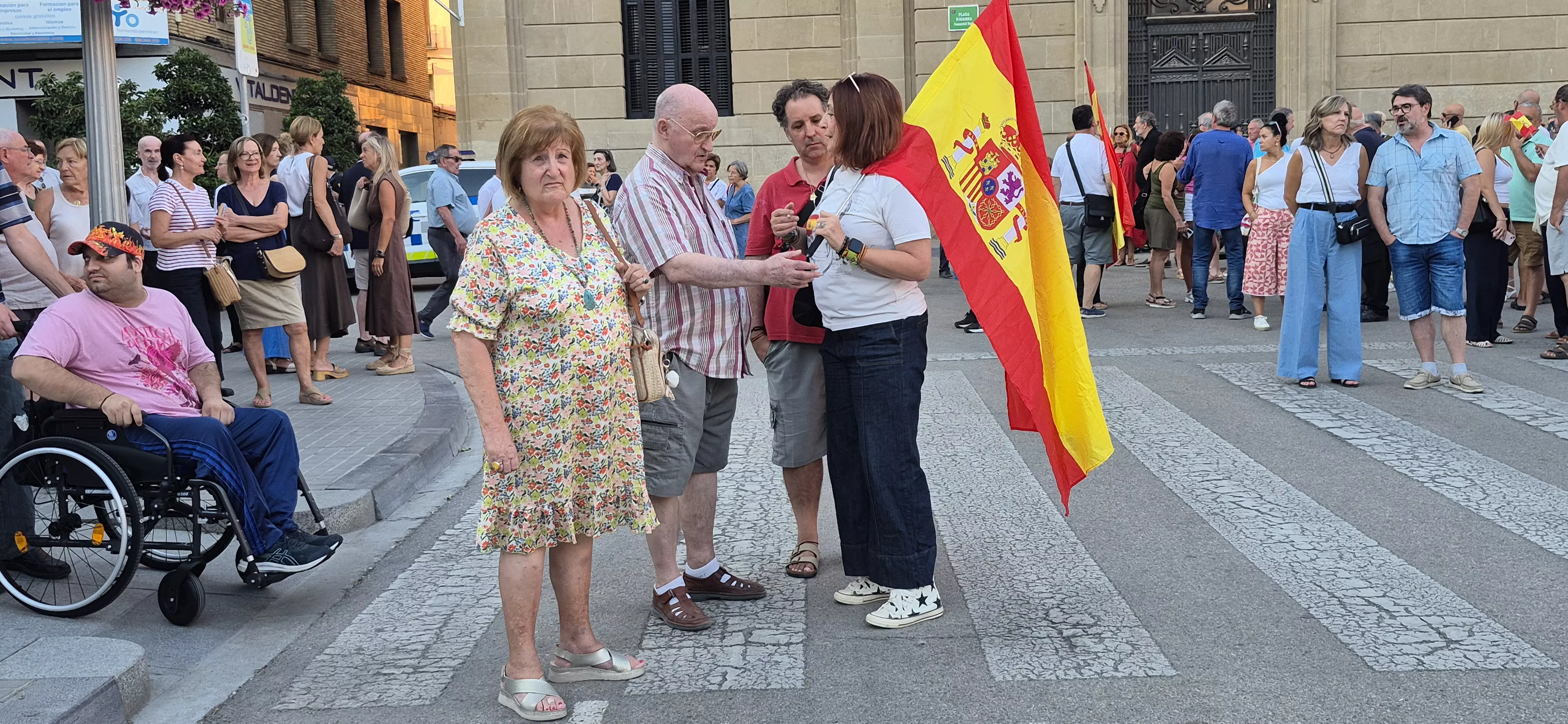 Concentración en la ciudad de Huesca en apoyo a Ceuta. Foto Myriam Martínez