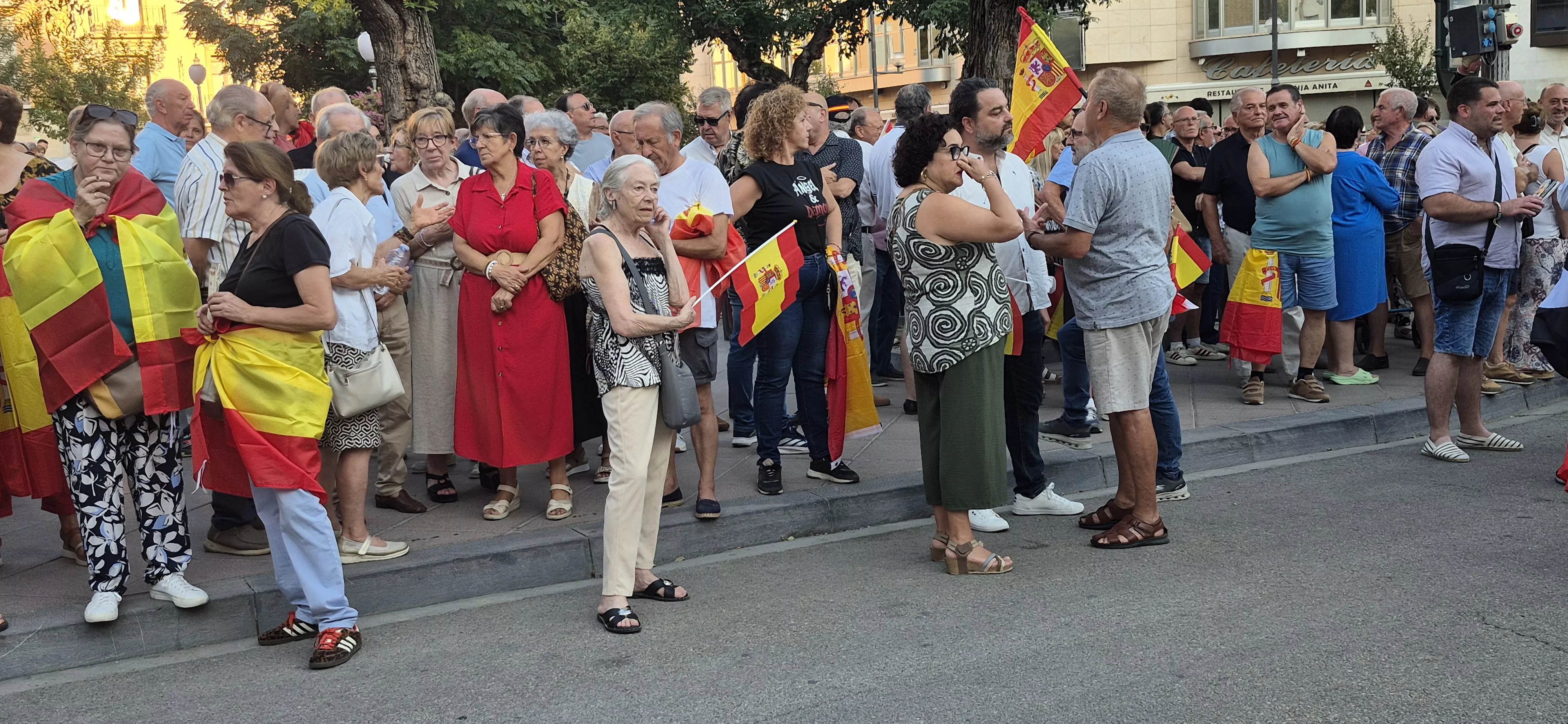 Concentración en la ciudad de Huesca en apoyo a Ceuta. Foto Myriam Martínez