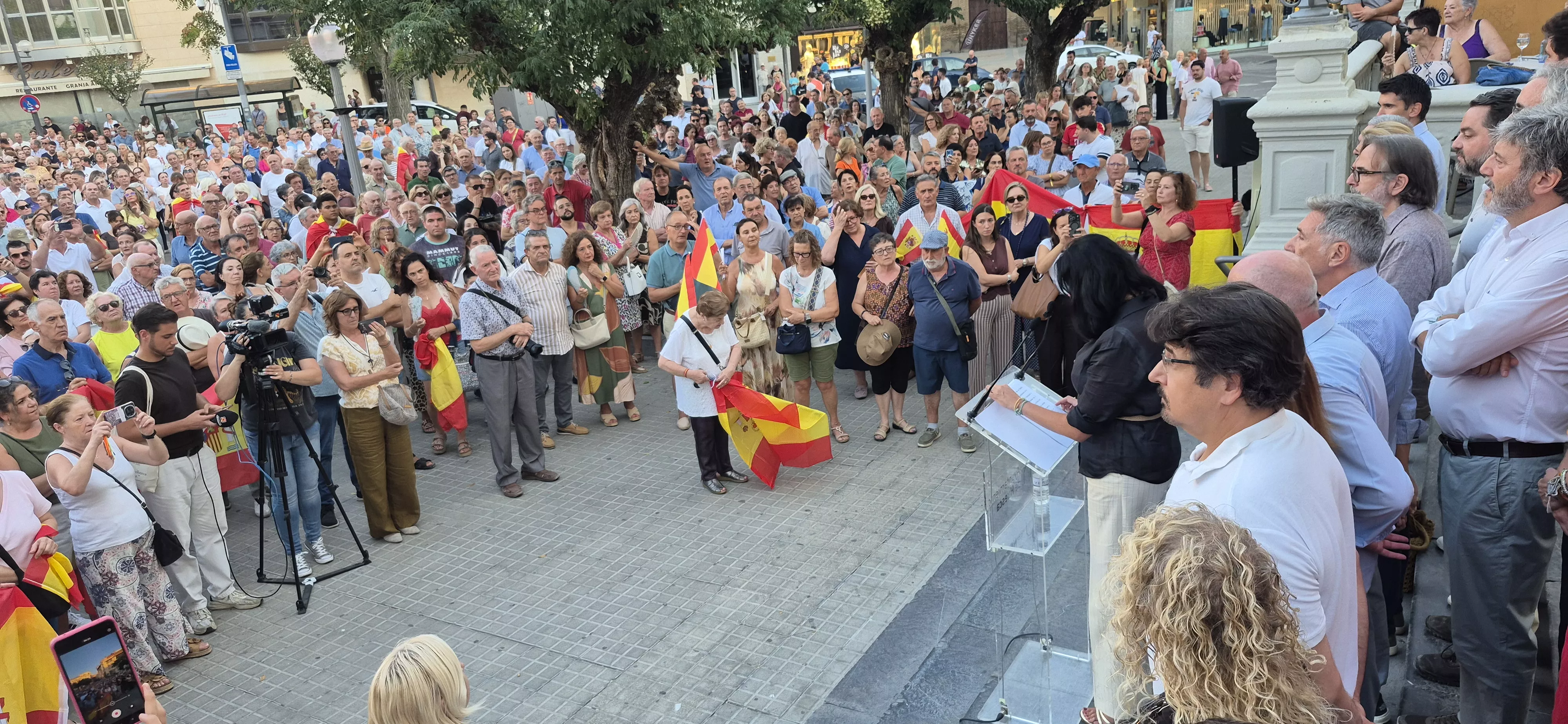 Concentración en la ciudad de Huesca en apoyo a Ceuta. Foto Myriam Martínez
