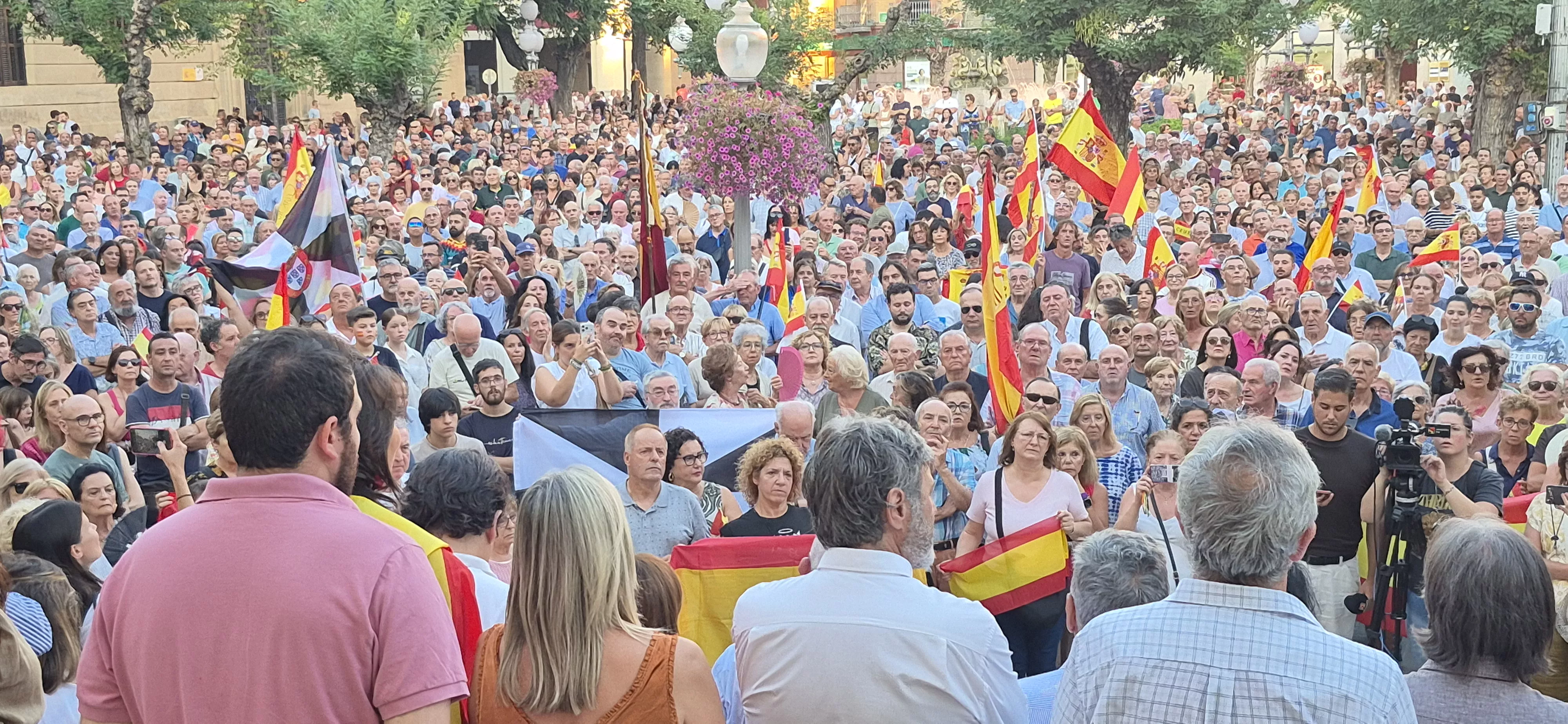 Concentración en la ciudad de Huesca en apoyo a Ceuta. Foto Myriam Martínez