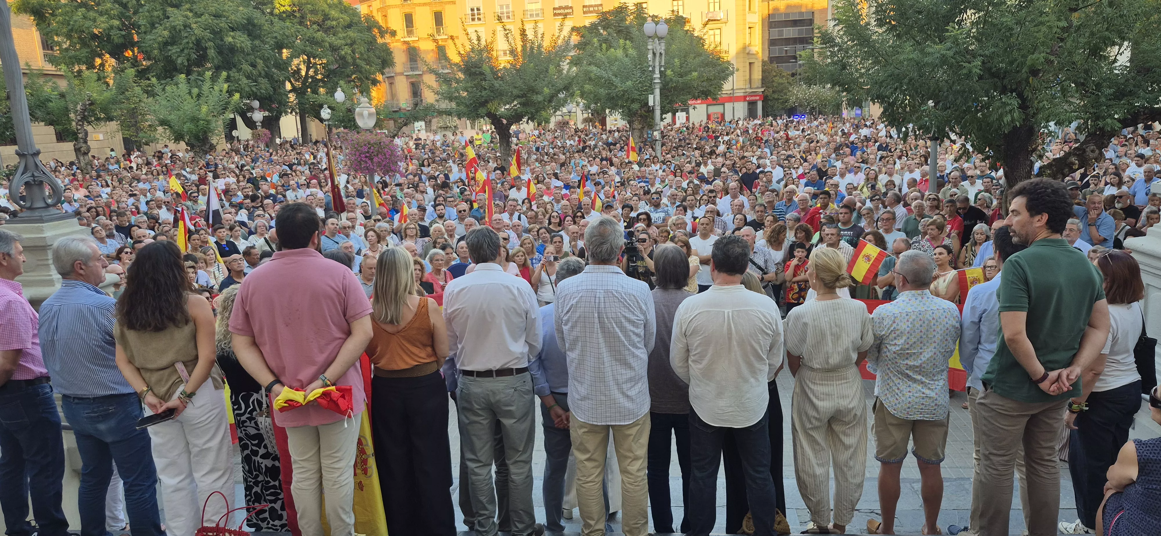Concentración en la ciudad de Huesca en apoyo a Ceuta. Foto Myriam Martínez