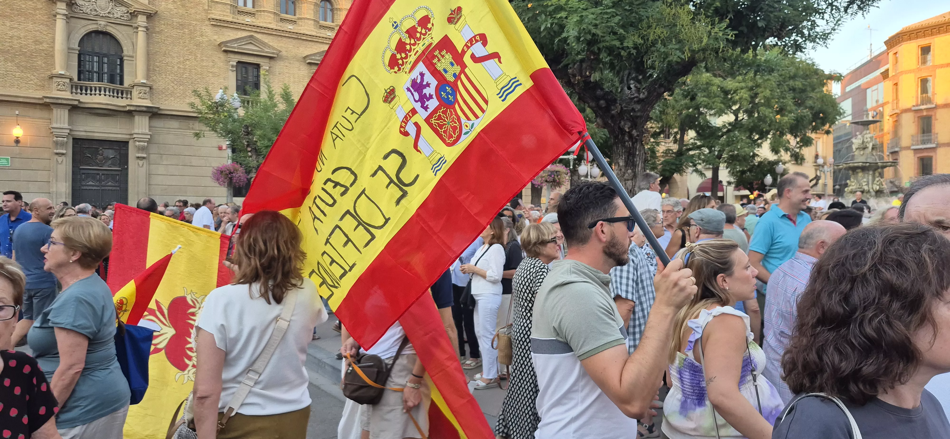 Concentración en la ciudad de Huesca en apoyo a Ceuta. Foto Myriam Martínez
