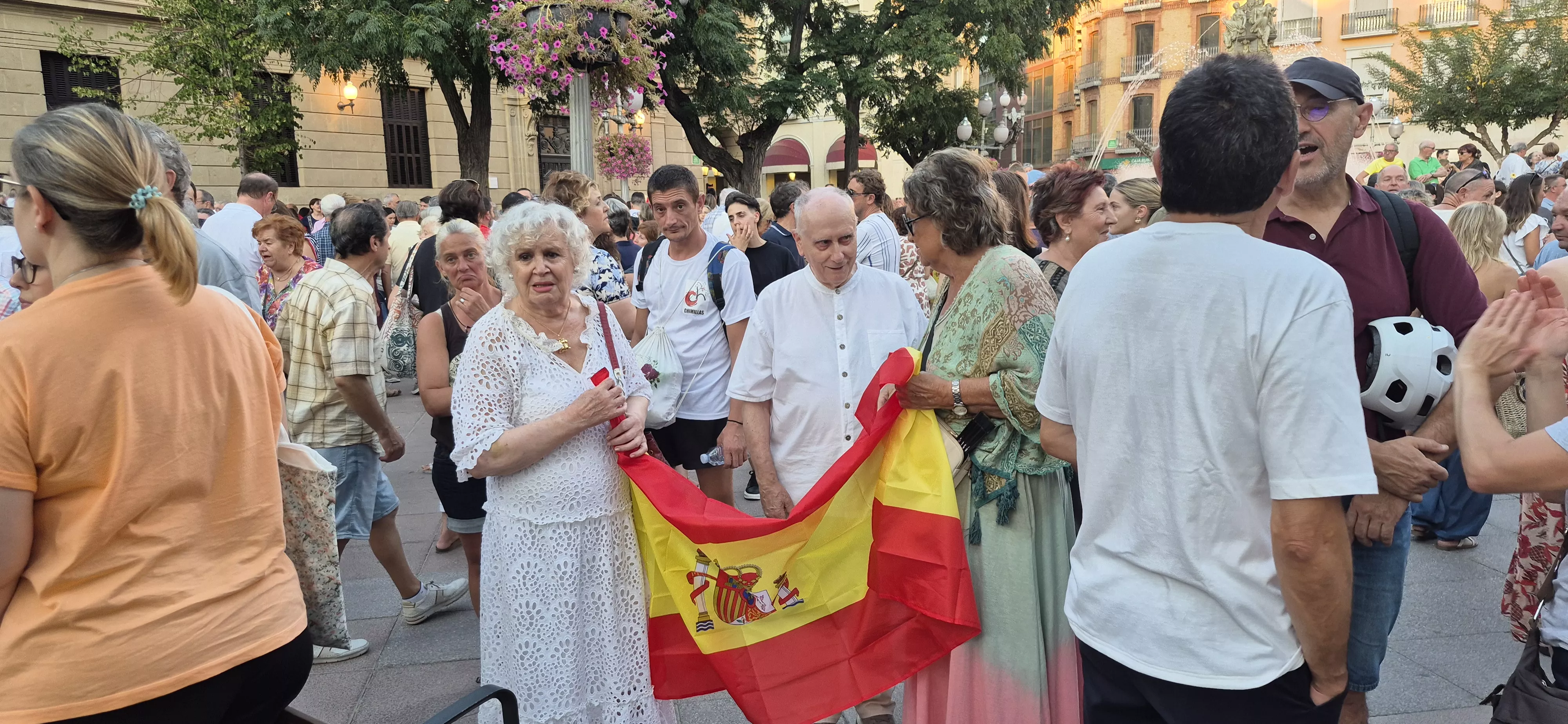 Concentración en la ciudad de Huesca en apoyo a Ceuta. Foto Myriam Martínez