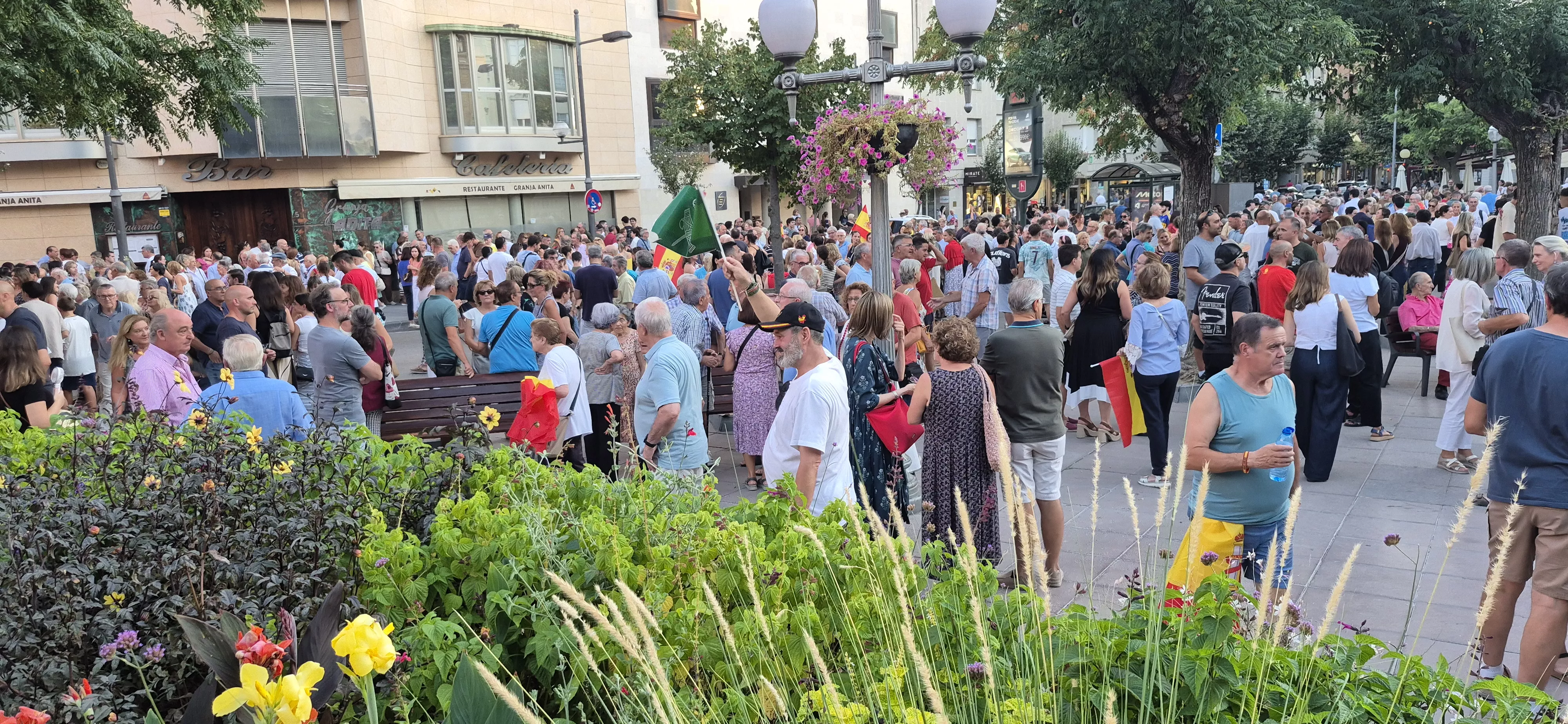 Concentración en la ciudad de Huesca en apoyo a Ceuta. Foto Myriam Martínez