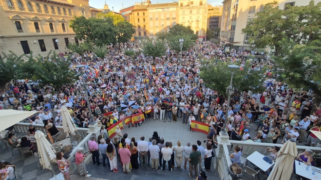 Concentración en la ciudad de Huesca en apoyo a Ceuta. Foto Myriam Martínez Concentración en la ciudad de Huesca en apoyo a Ceuta. Foto Myriam Martínez