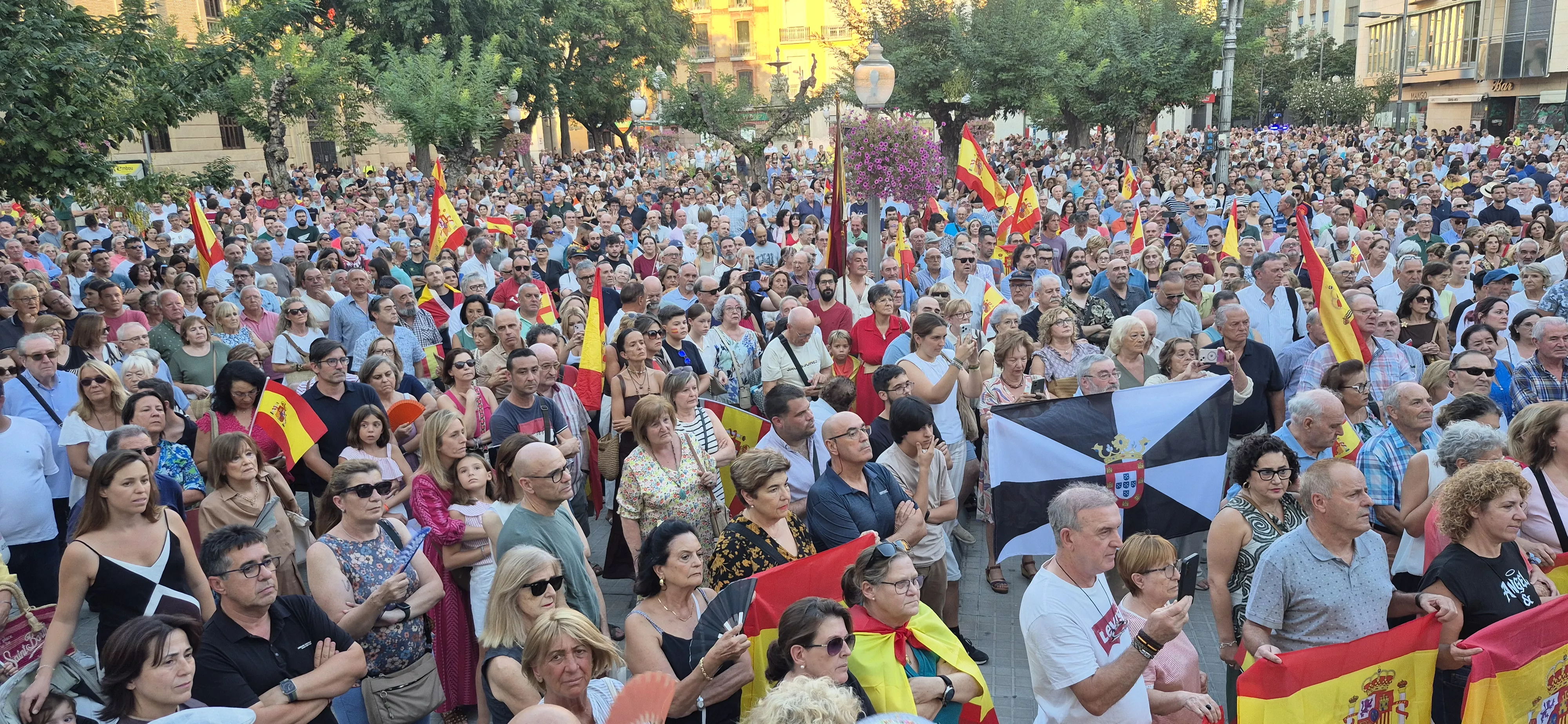 Concentración en la ciudad de Huesca en apoyo a Ceuta. Foto Myriam Martínez