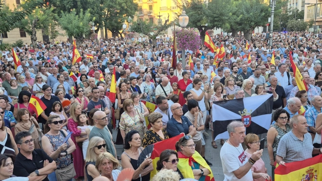 Concentración en la ciudad de Huesca en apoyo a Ceuta. Foto Myriam Martínez Concentración en la ciudad de Huesca en apoyo a Ceuta. Foto Myriam Martínez