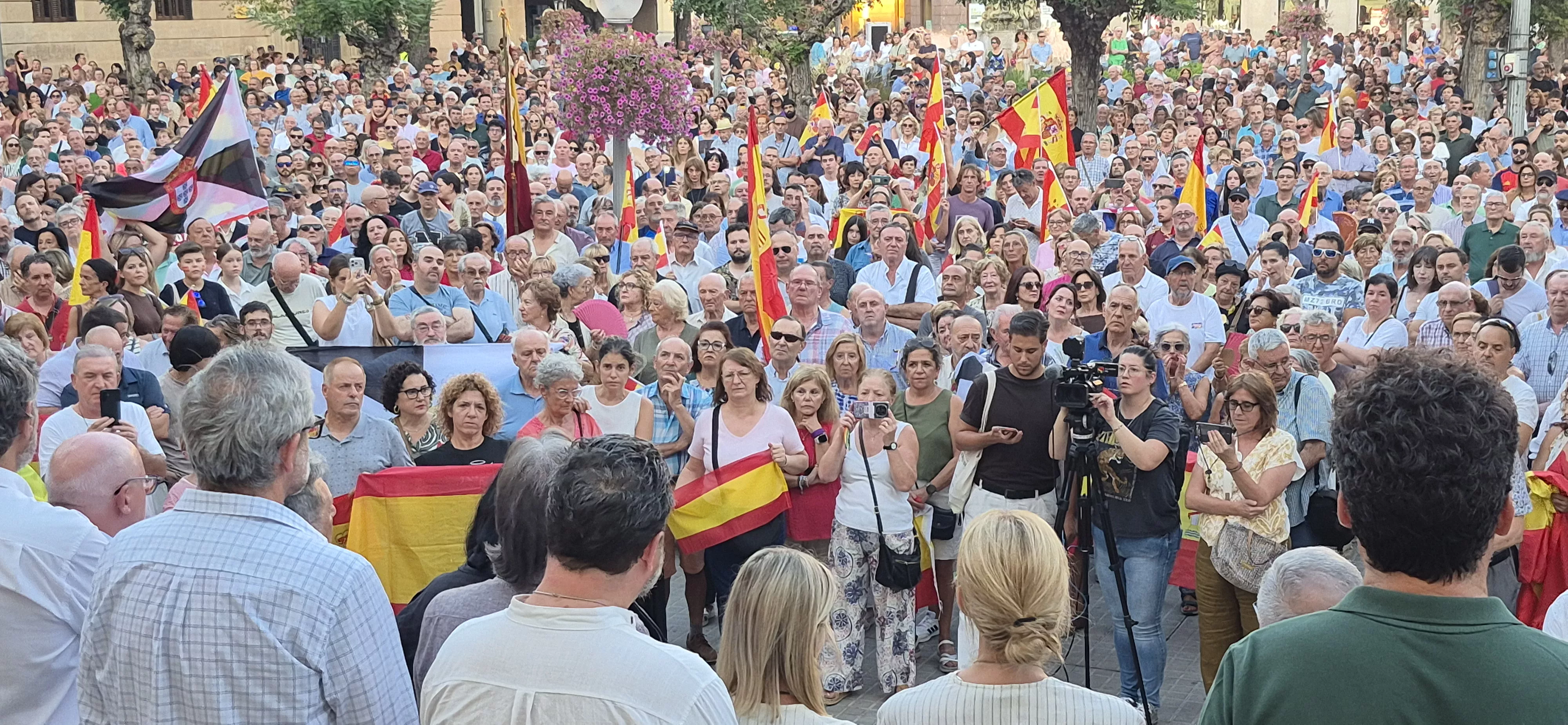 Concentración en la ciudad de Huesca en apoyo a Ceuta. Foto Myriam Martínez