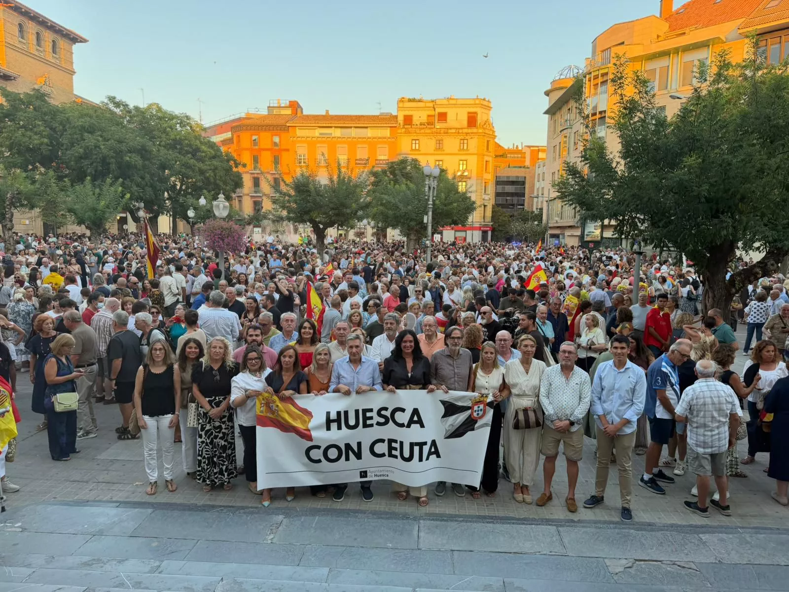 Concentración en la ciudad de Huesca en apoyo a Ceuta. 