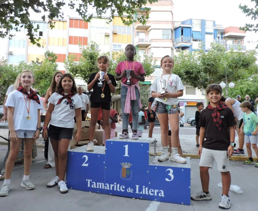 Podio de niñas de 6 y 7 años