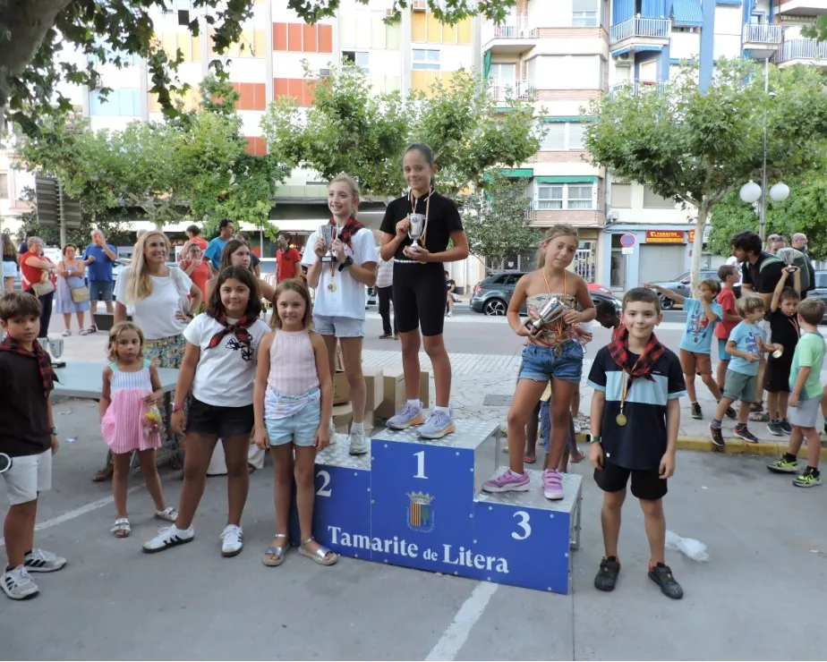 Podio de niñas de 8 y 9 años