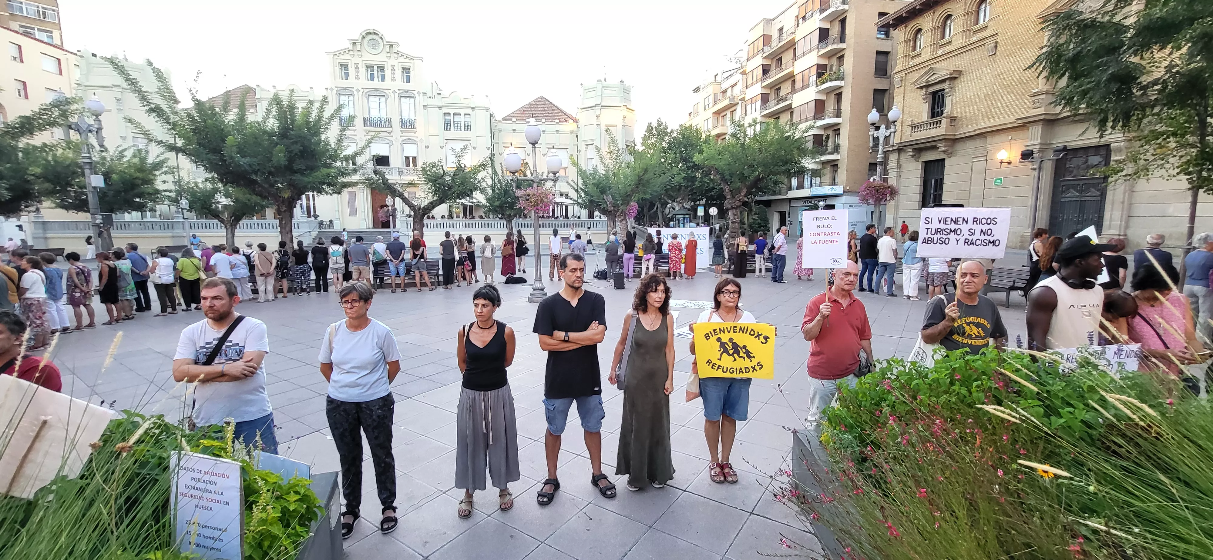 Círculo de Silencio de Bienvenidos Refugiados con el lema "Frente al odio, derechos humanos". Foto Mercedes Manterola