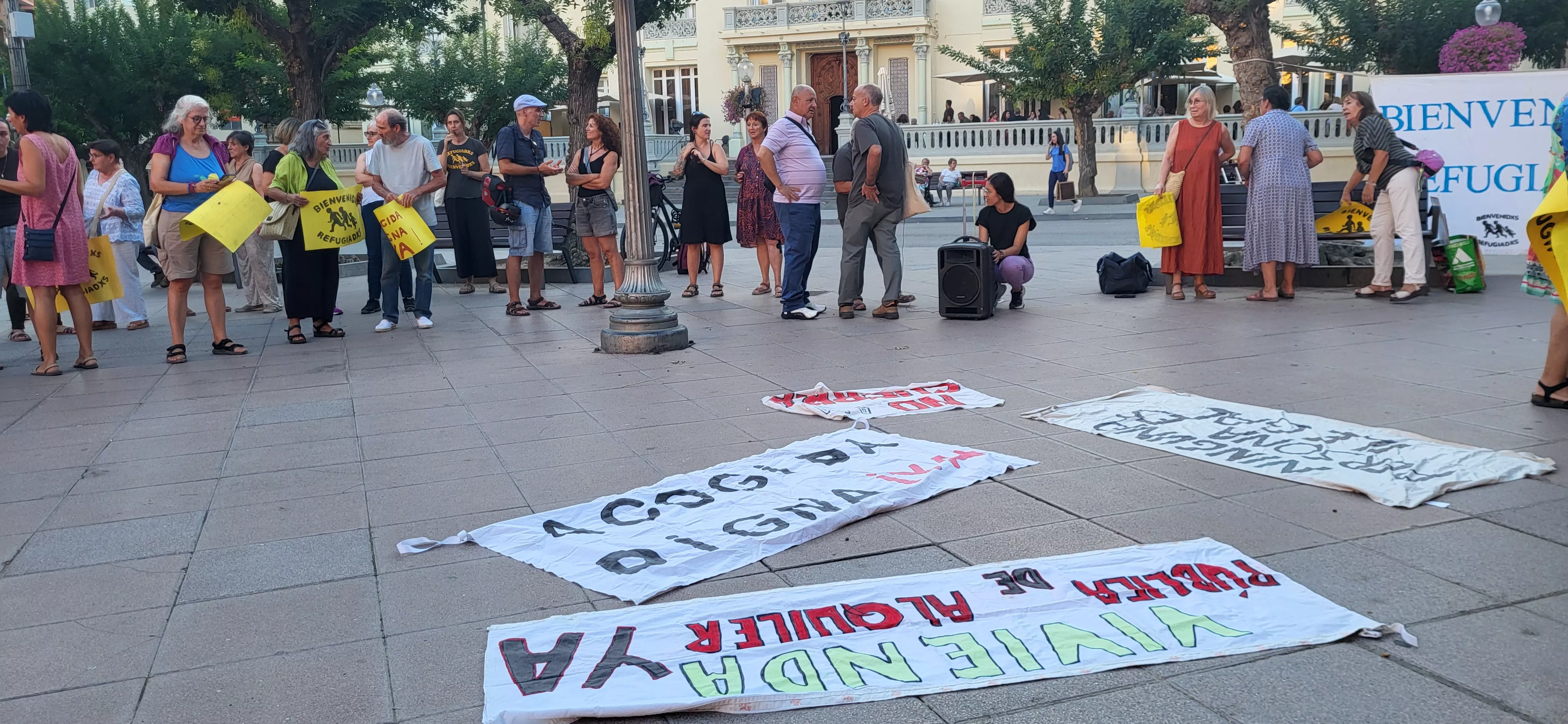 Círculo de Silencio de Bienvenidos Refugiados con el lema "Frente al odio, derechos humanos". Foto Mercedes Manterola