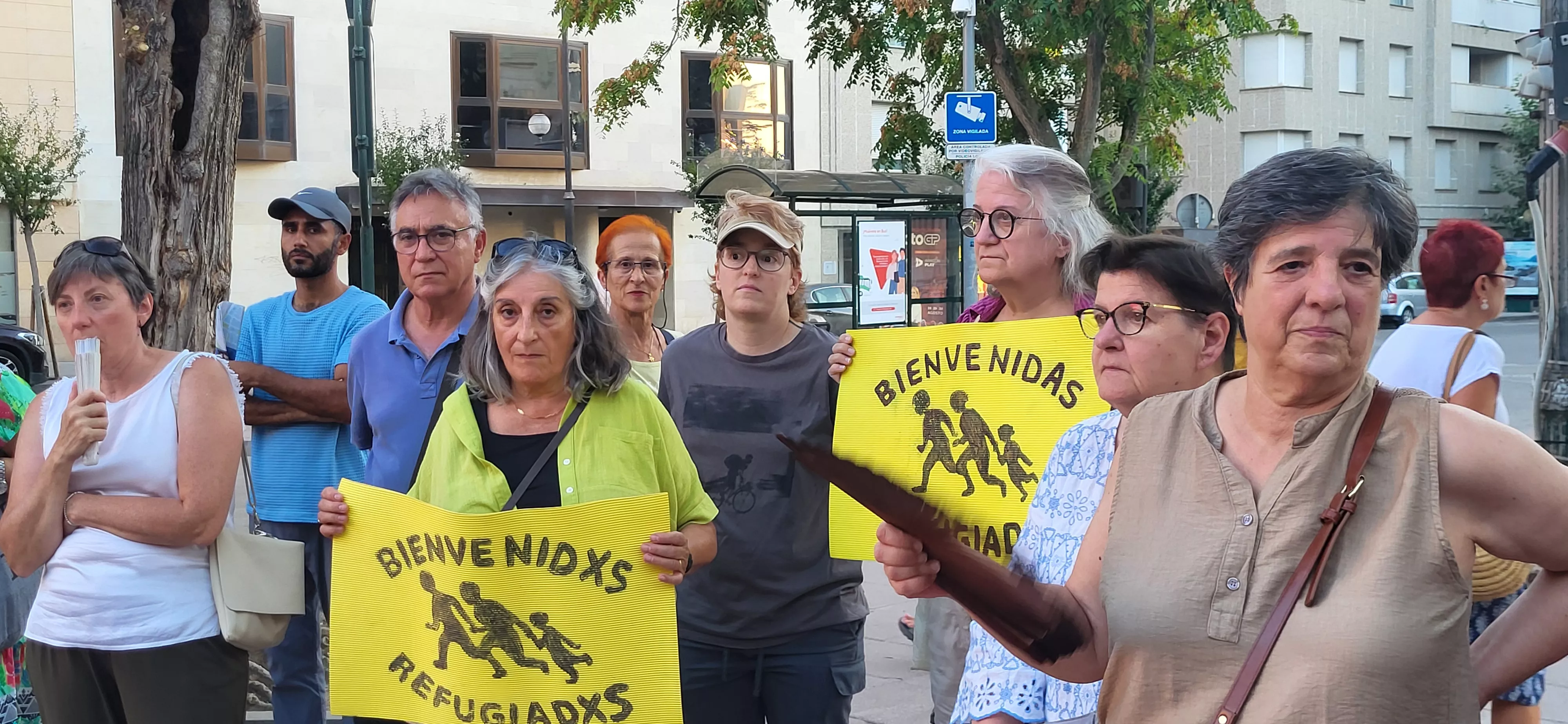 Círculo de Silencio de Bienvenidos Refugiados con el lema "Frente al odio, derechos humanos". Foto Mercedes Manterola