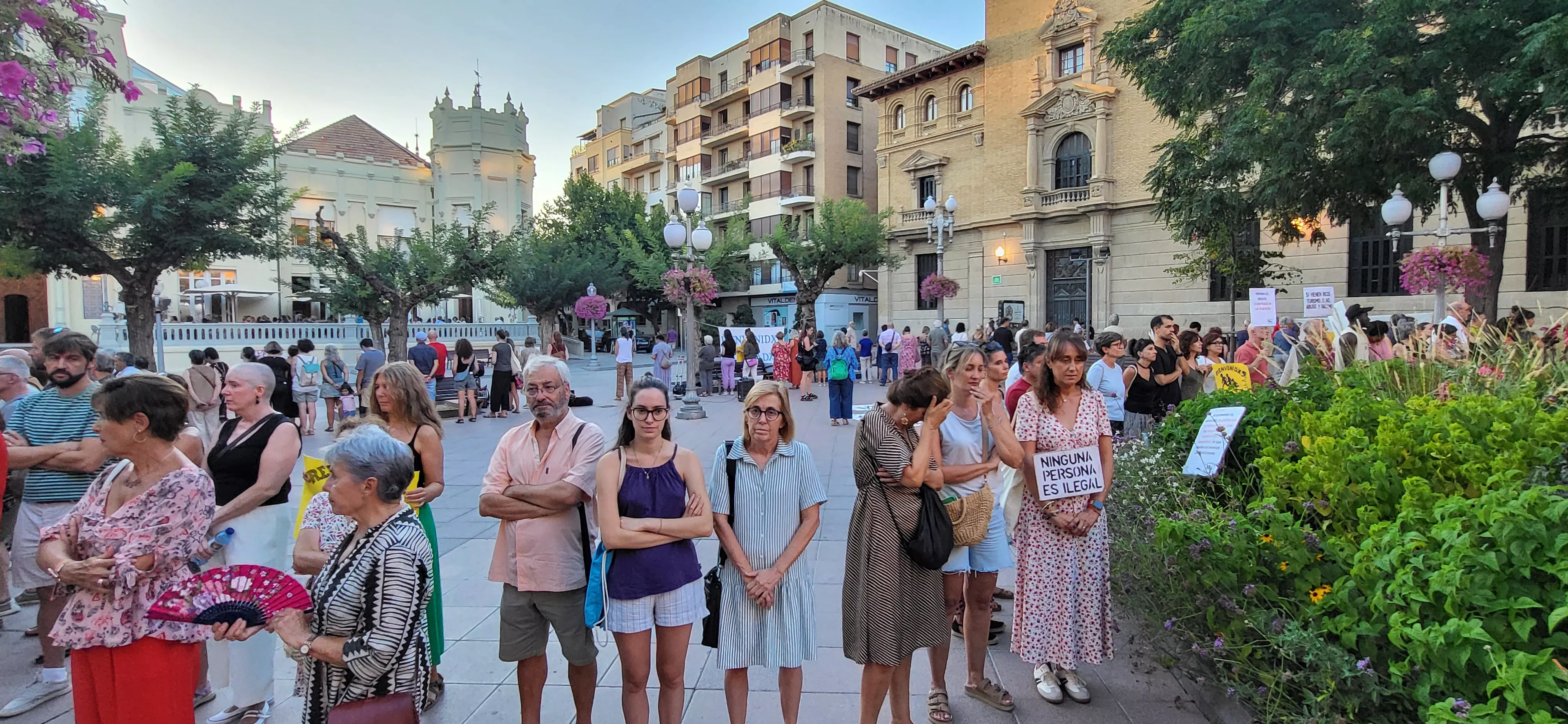 Círculo de Silencio de Bienvenidos Refugiados con el lema "Frente al odio, derechos humanos". Foto Mercedes Manterola