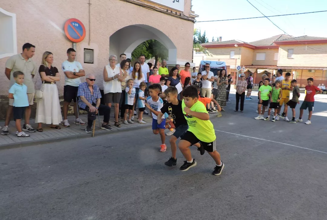 Salida de niños y niñas de 7 y 8 años