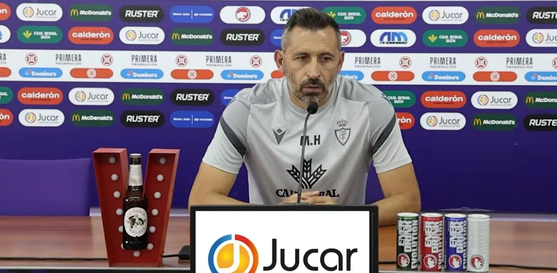 Manolo Herrero, entrenador del Jaén, en la previa ante el Huesca.