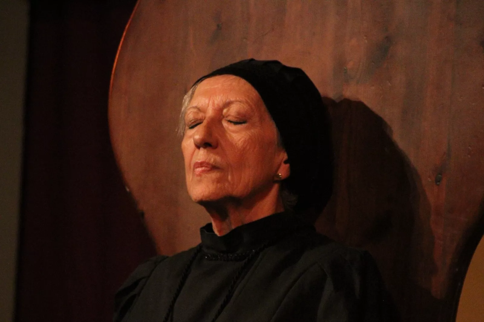 Representación del Teatro de Robras de la obra "Perra fiel". Foto Carlos Neofato