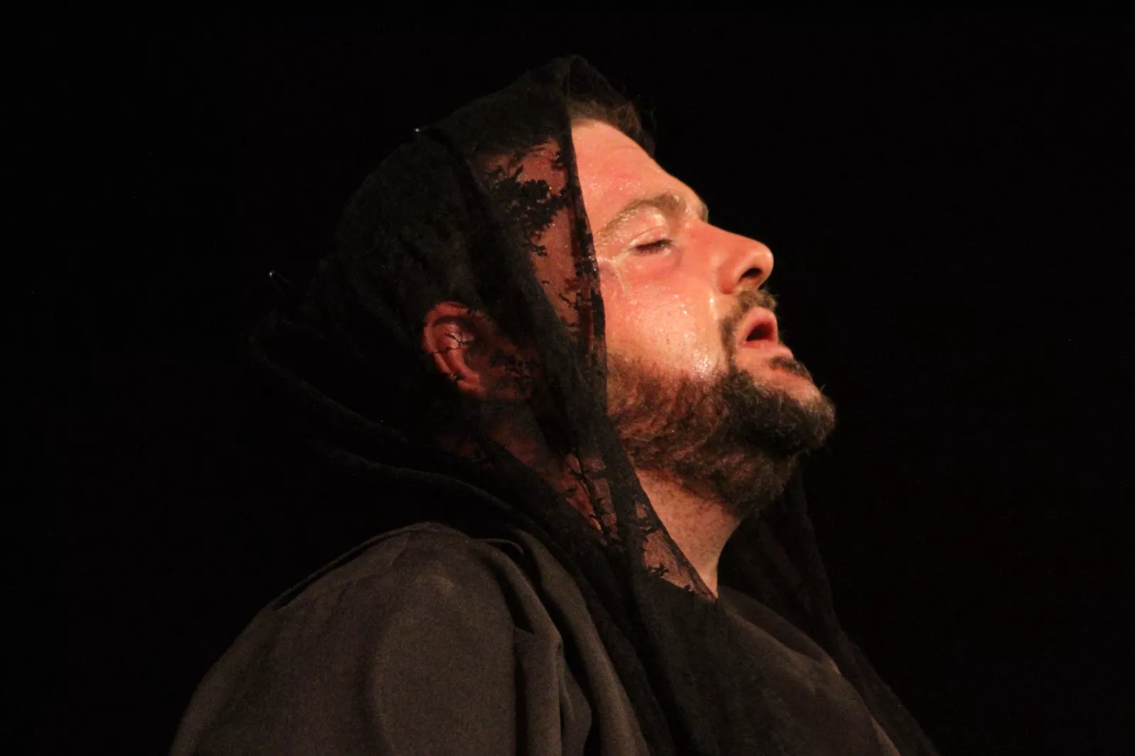 Representación del Teatro de Robras de la obra "Perra fiel". Foto Carlos Neofato
