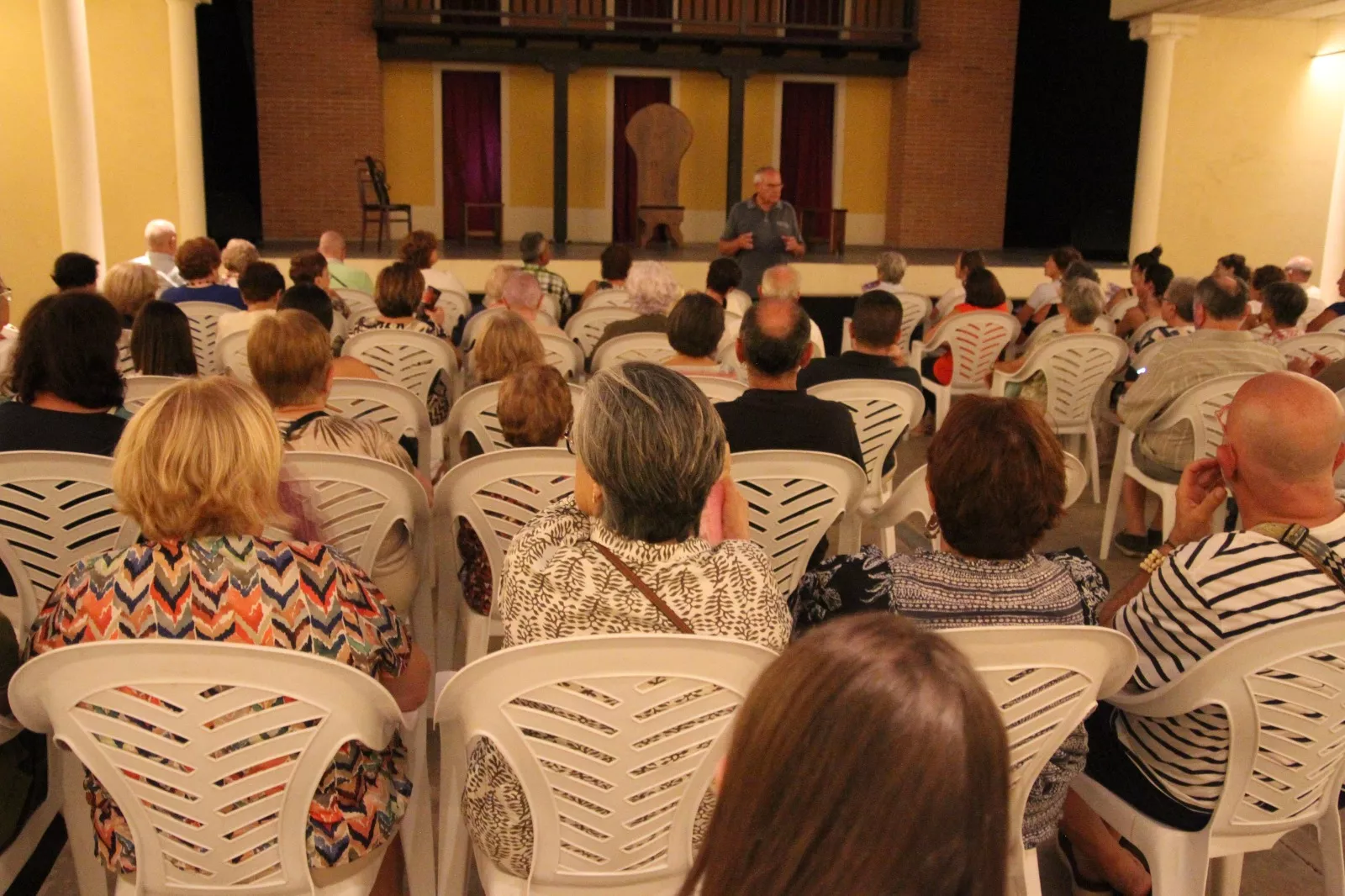 Representación del Teatro de Robras de la obra "Perra fiel". Foto Carlos Neofato