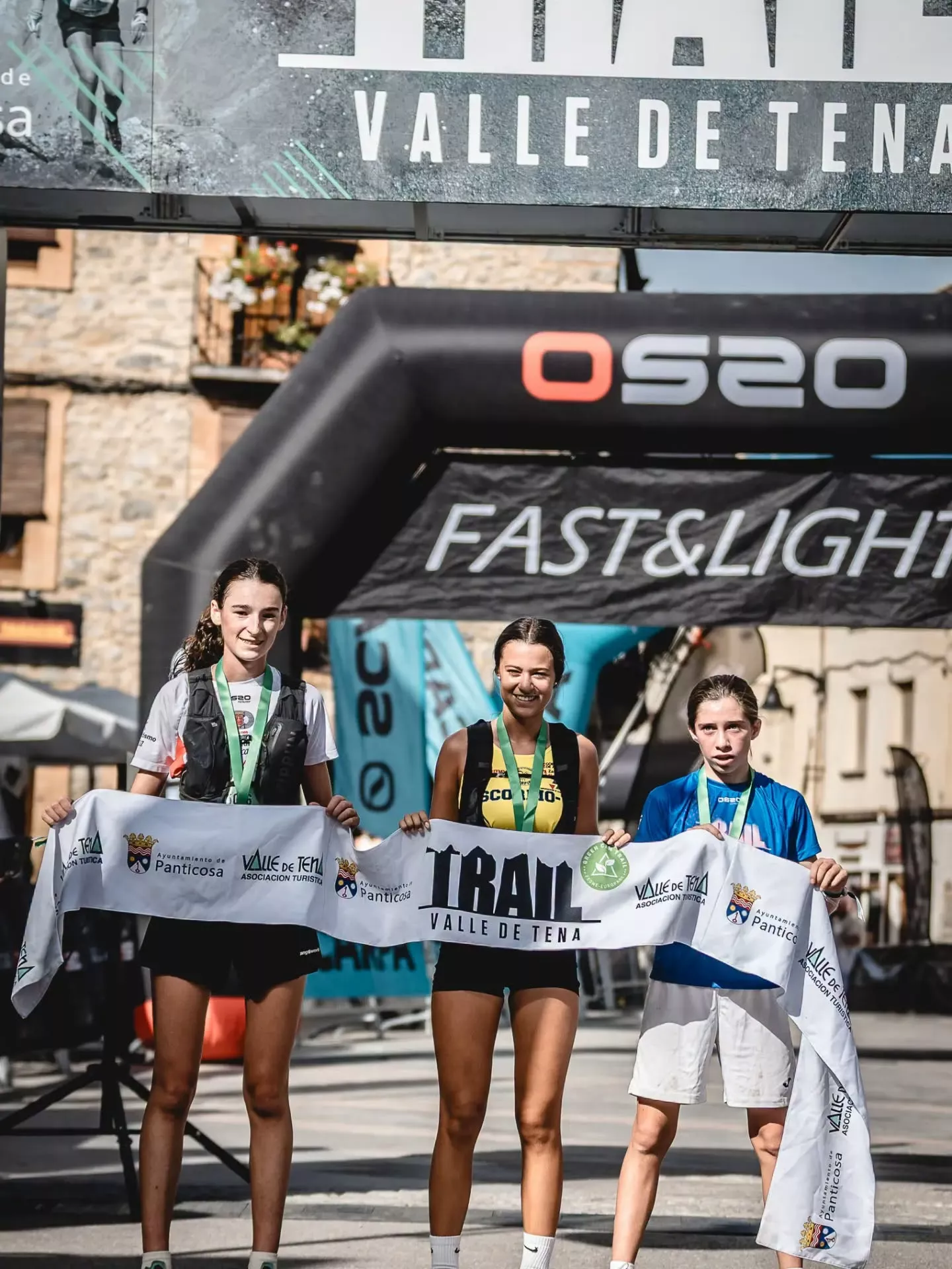 Podio femenino 0,5K Foto Luz Difusa