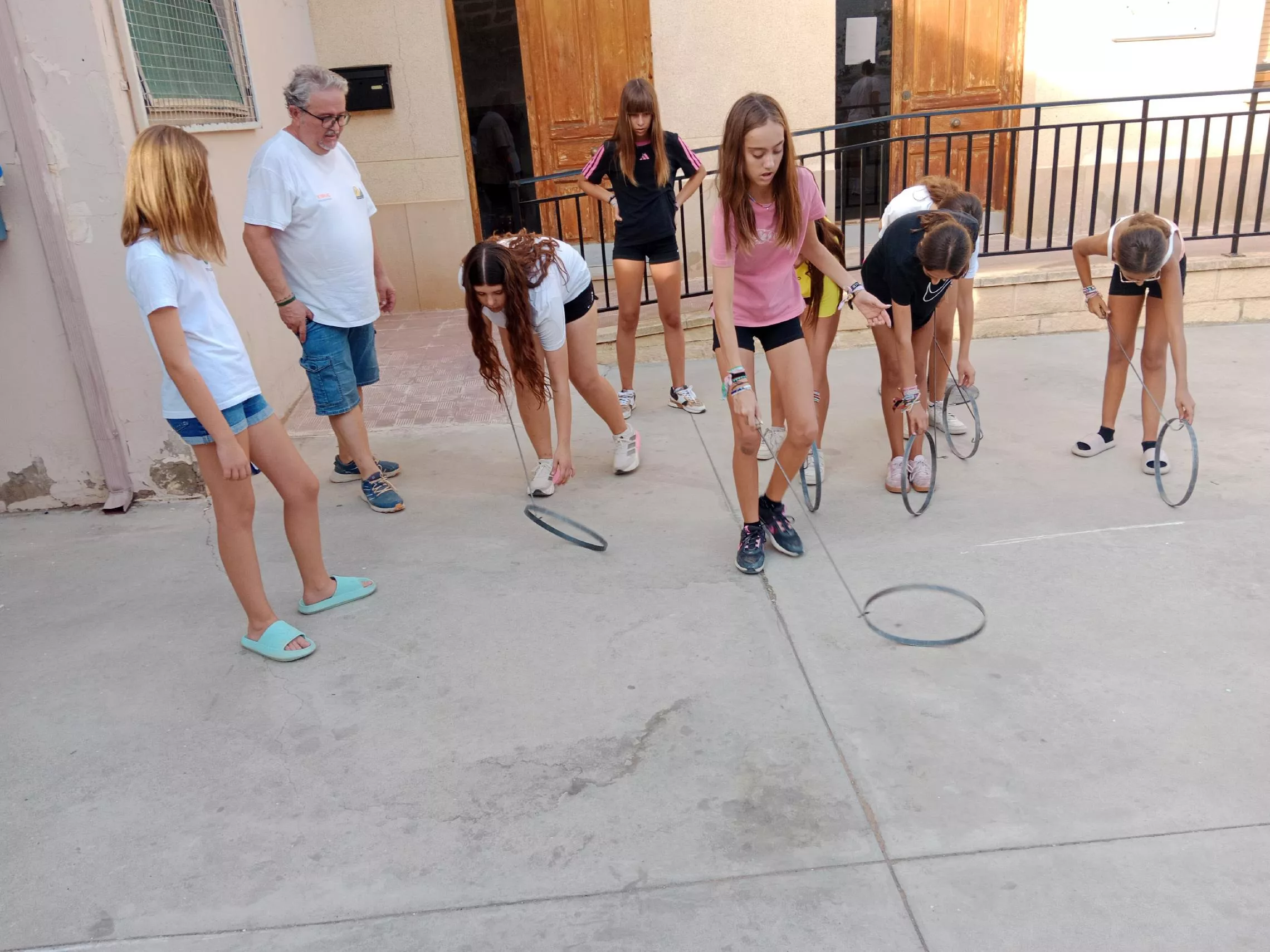 Juegos tradicionales en Tramaced, aros