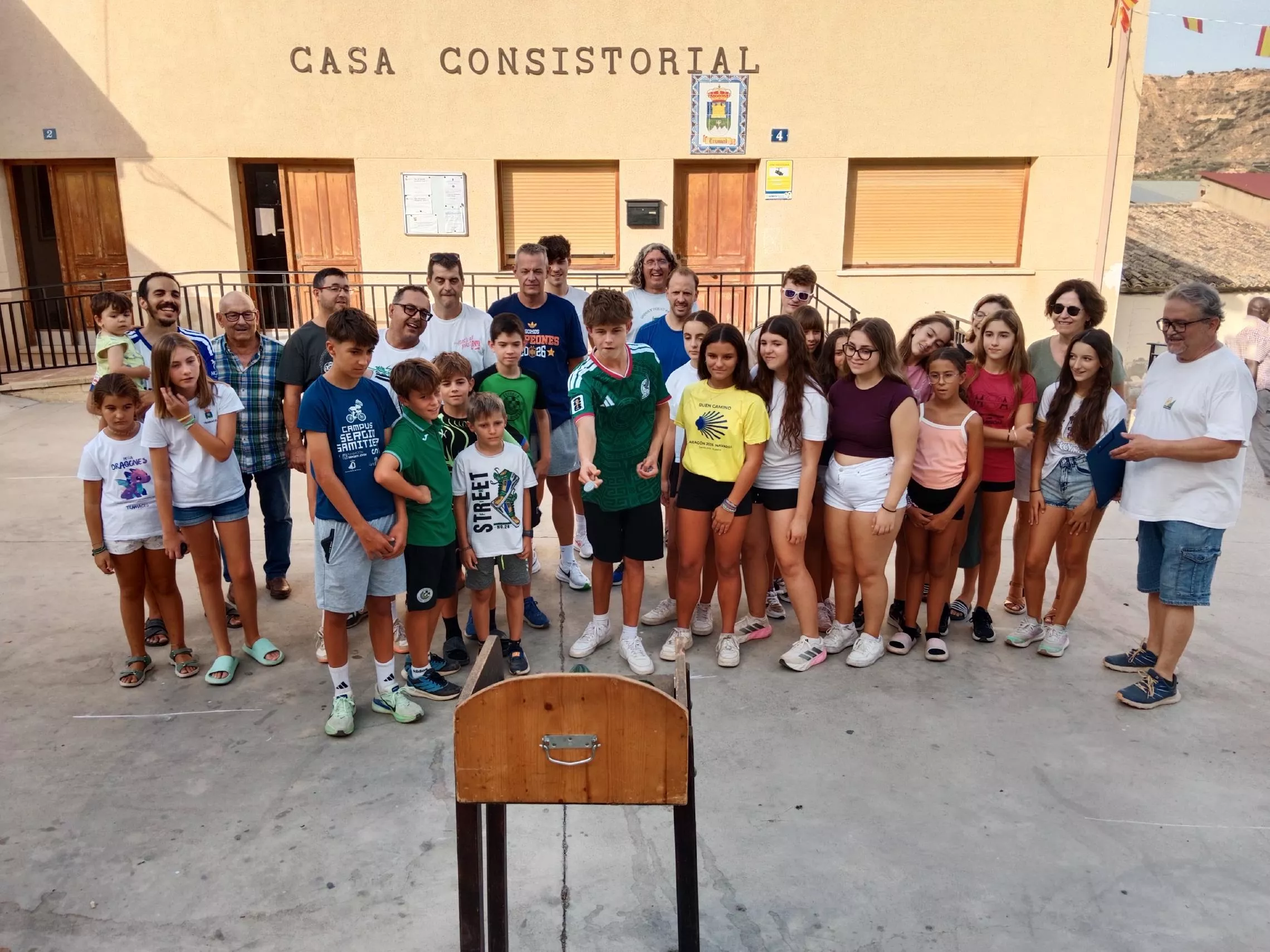 Juegos tradicionales en Tramaced, rana,