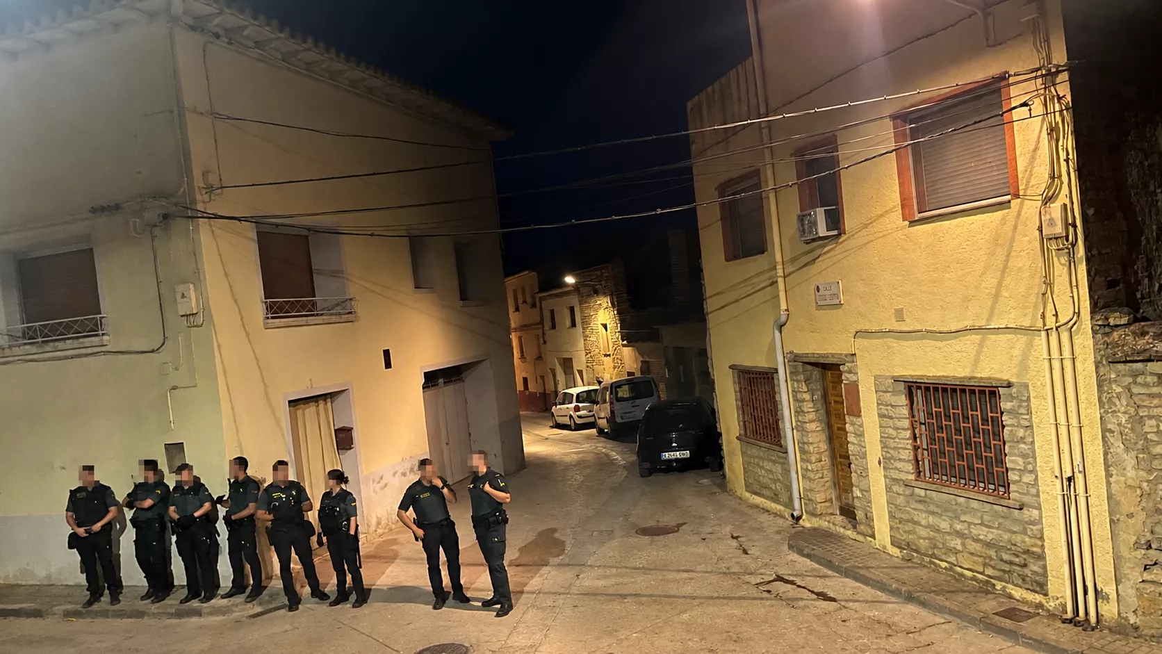 Concentración en Almudévar contra las okupaciones. Foto Mercedes Manterola