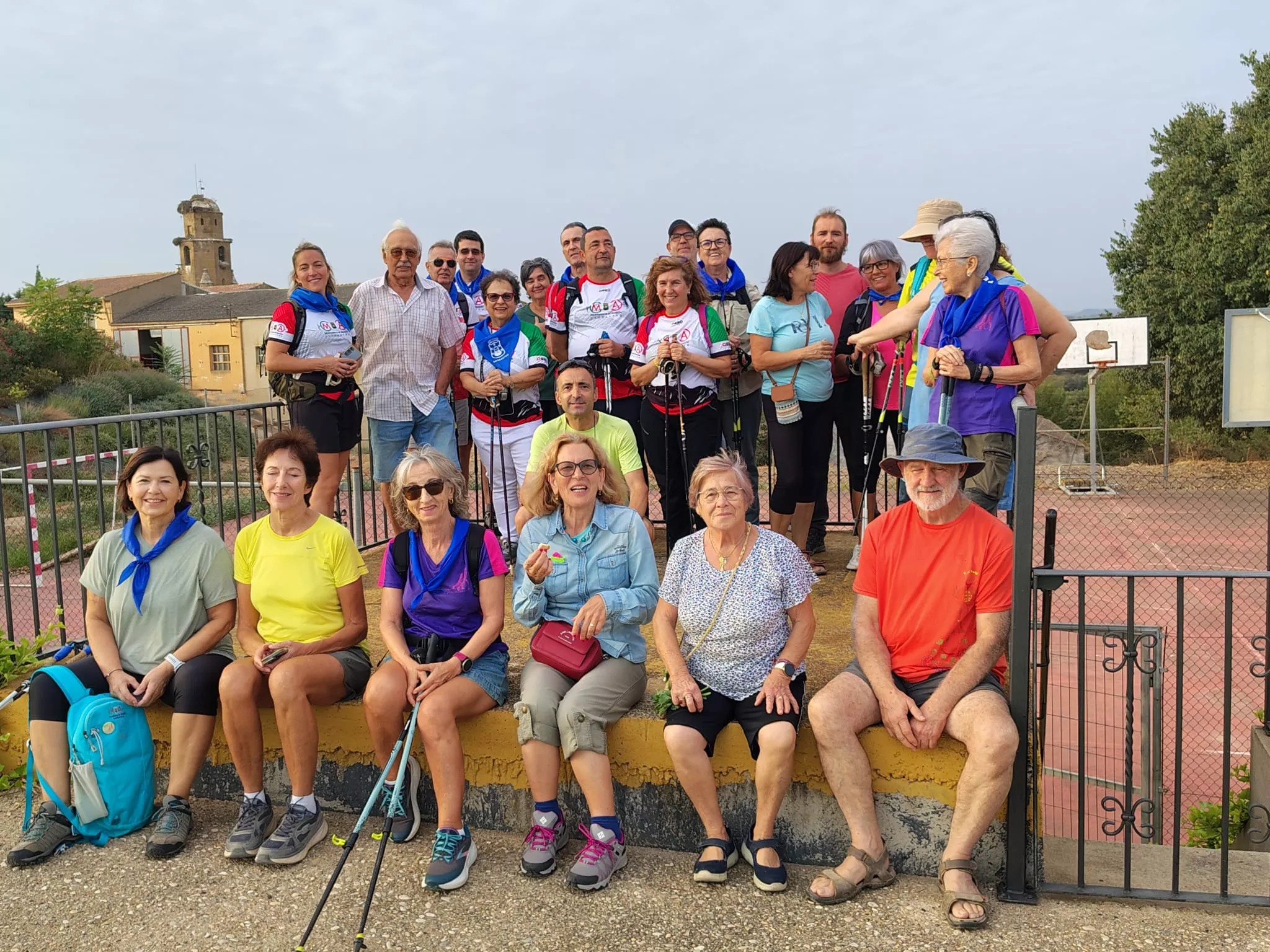 Foto de familia de los caminantes.