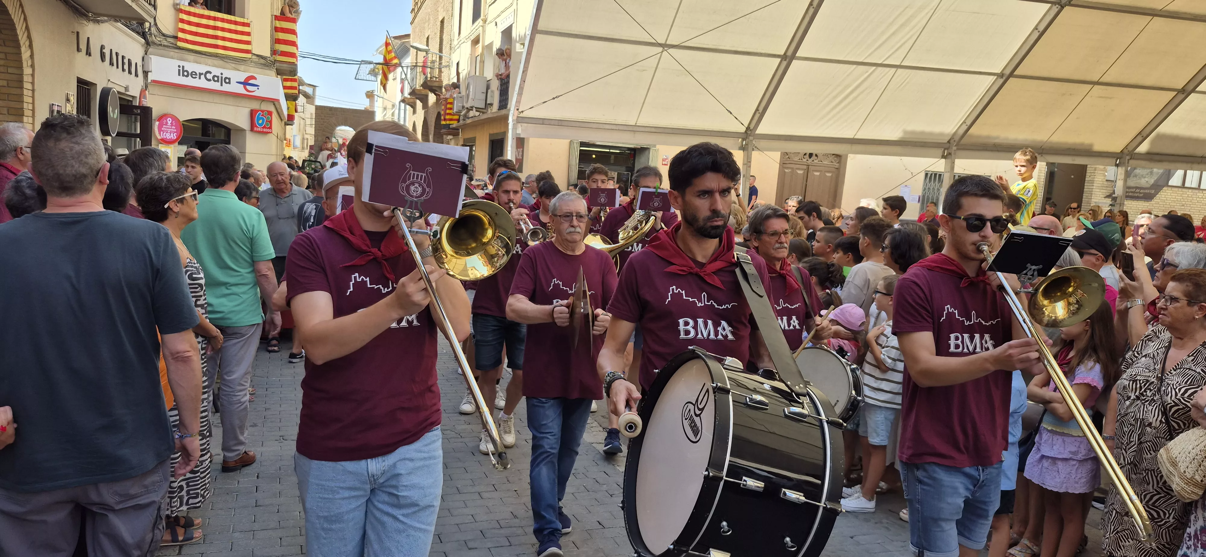 Imágenes del inicio de las fiestas de Almudévar 2026. Foto Myriam Martínez