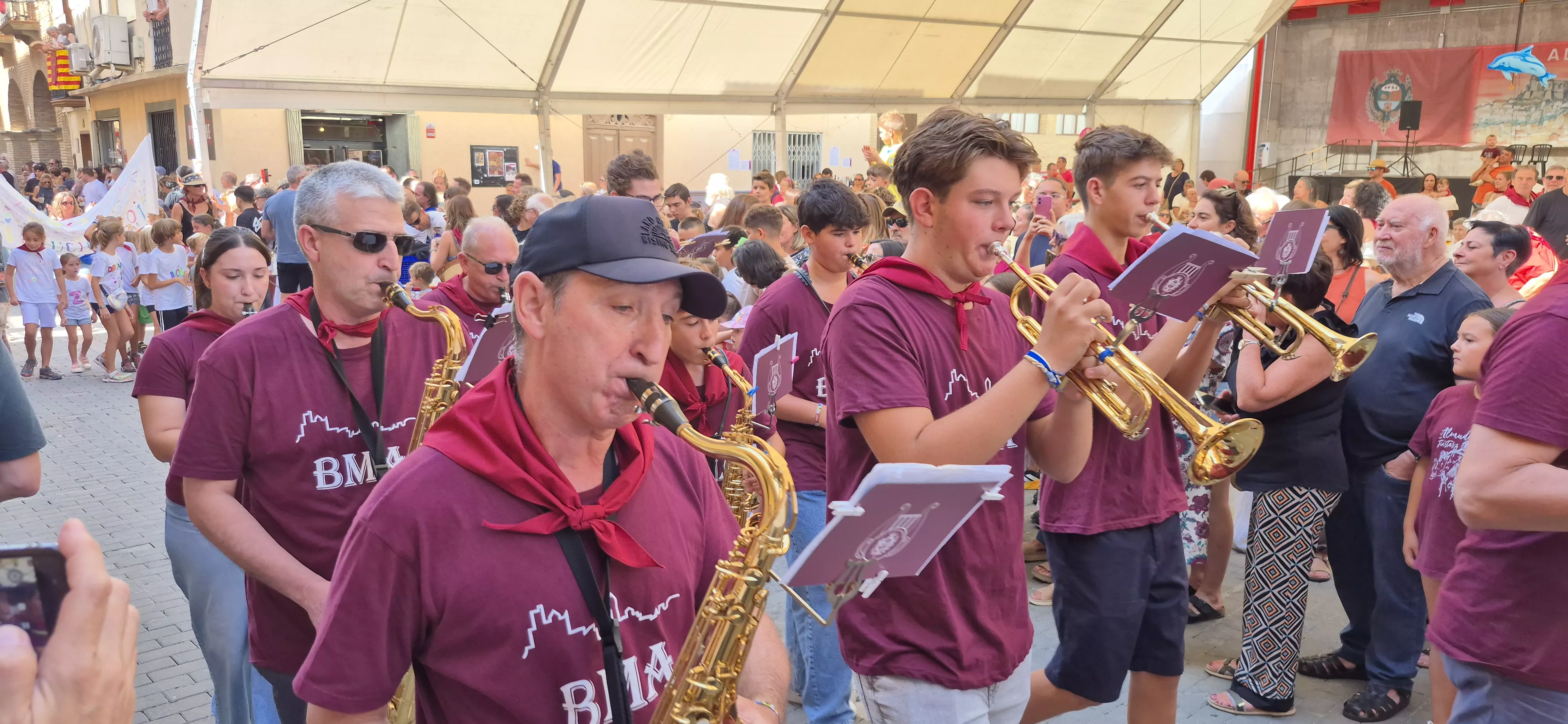 Imágenes del inicio de las fiestas de Almudévar 2026. Foto Myriam Martínez