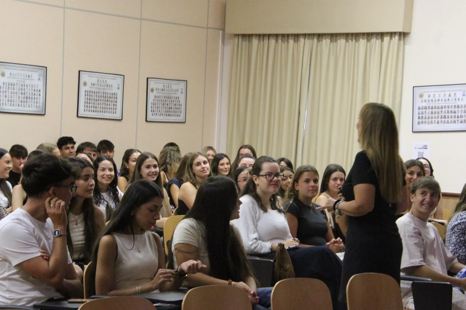 Inicio del curso en la Facultad de Ciencias Humanas y de la Educación. Foto Carlos Neofato