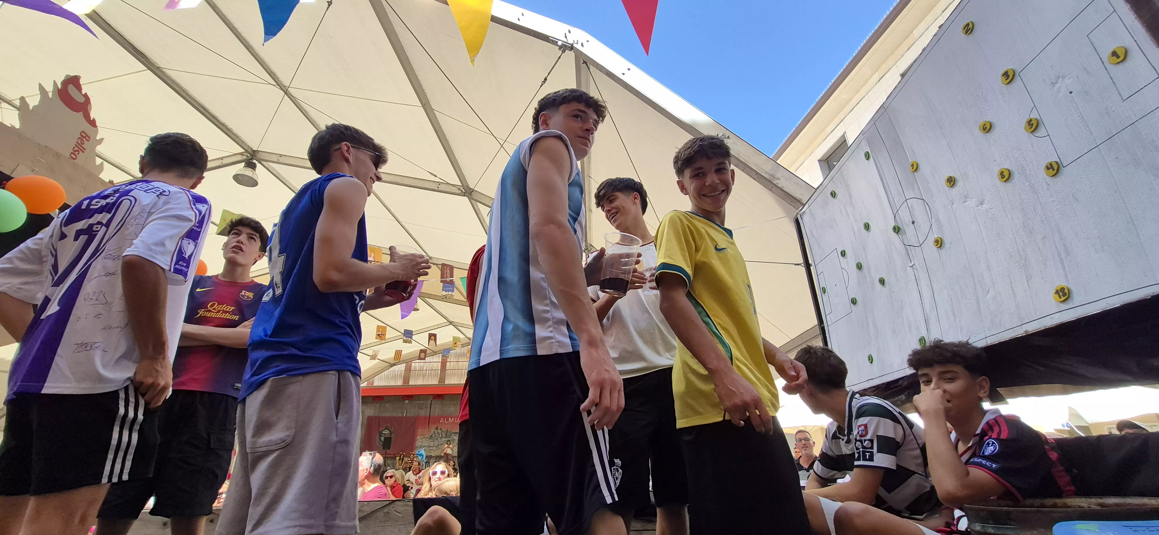 Imágenes del inicio de las fiestas de Almudévar 2026. Foto Myriam Martínez
