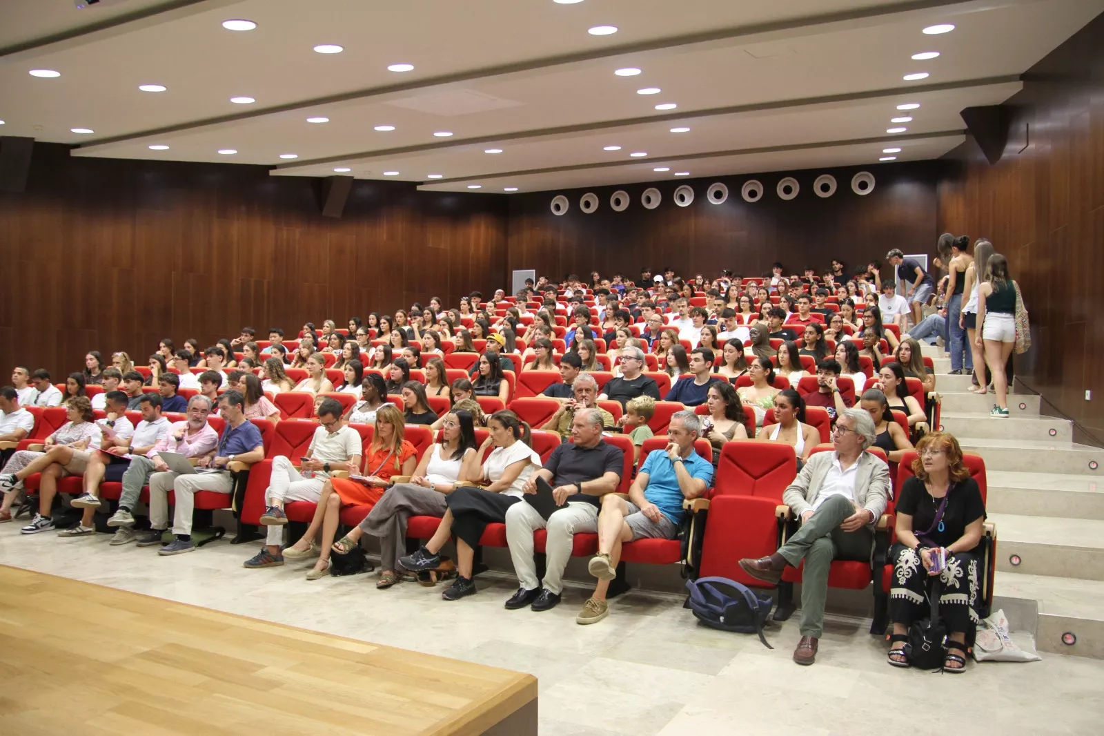 Inicio del curso de Ciencias de la Salud y el Deporte. Foto Carlos Neofato