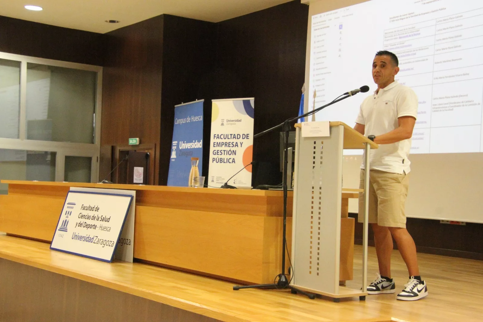 Inicio del curso de Ciencias de la Salud y el Deporte. Foto Carlos Neofato