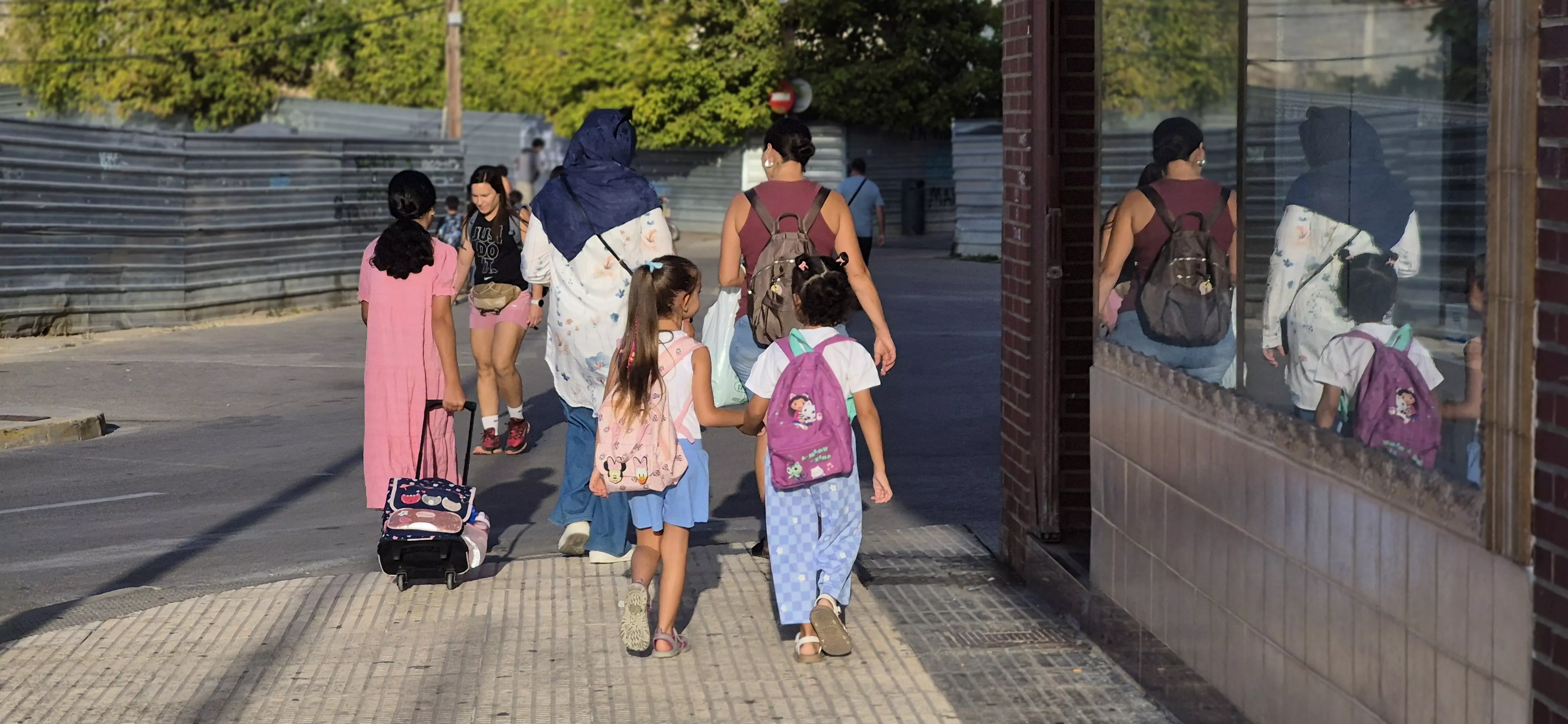 Huesca vuelve a las aulas entre la ilusión de los más pequeños y las reivindicaciones de la escuela pública Foto Myriam Martínez